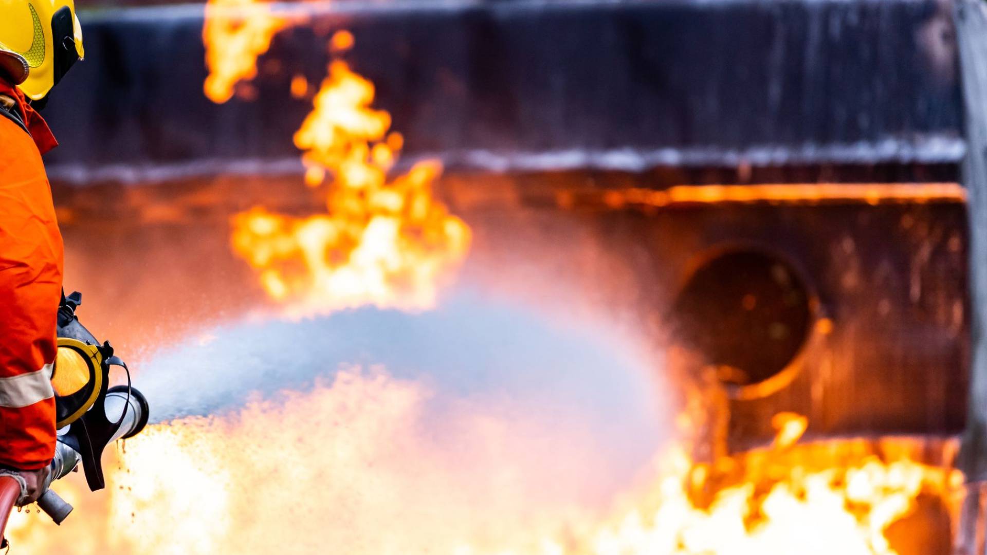 صورة تعبر عن اشتعال مركبة