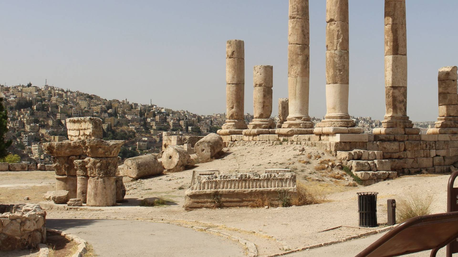 أجواء مشمسة في العاصمة عمان