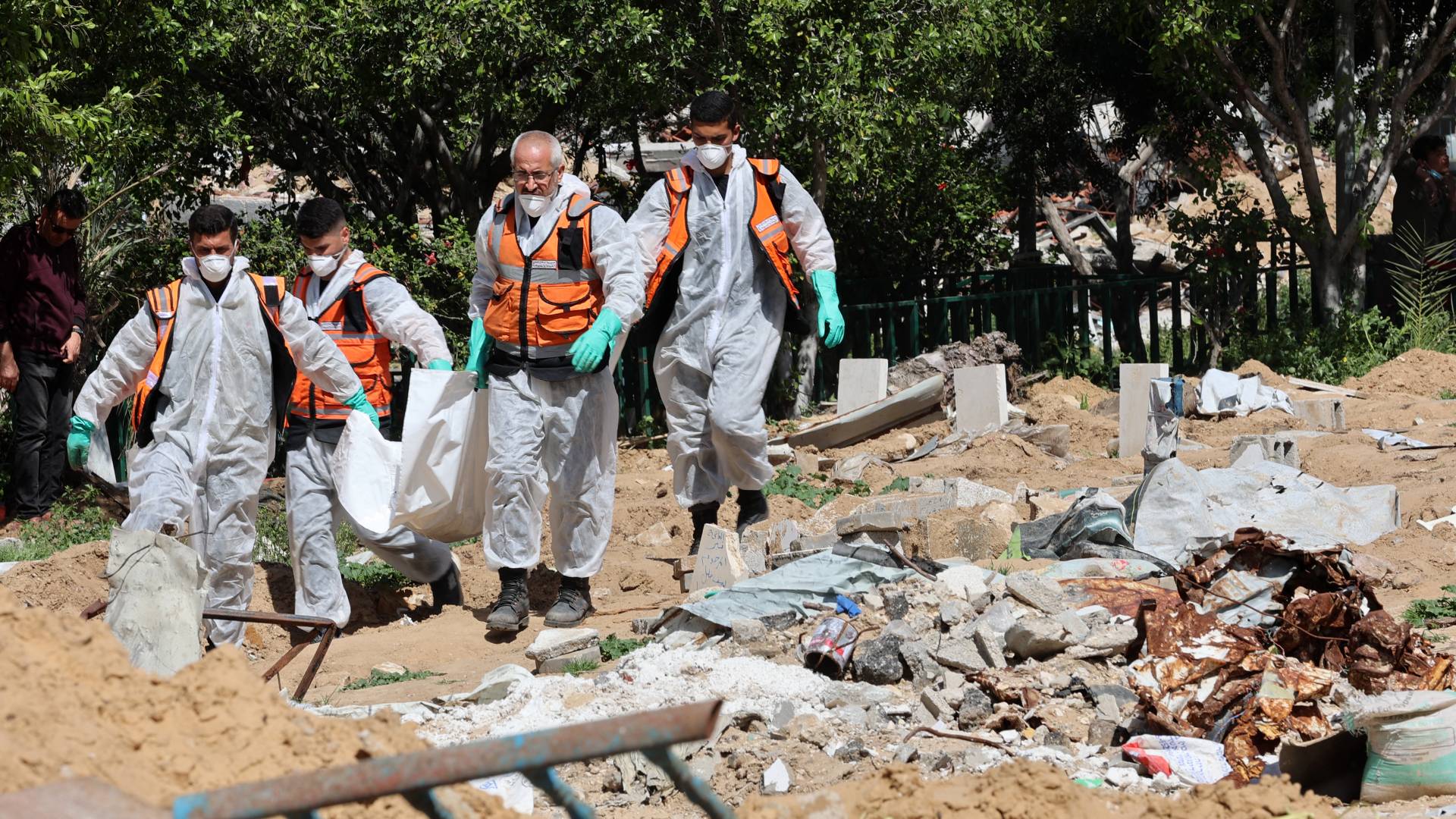 العثور على جثامين شهداء في غزة