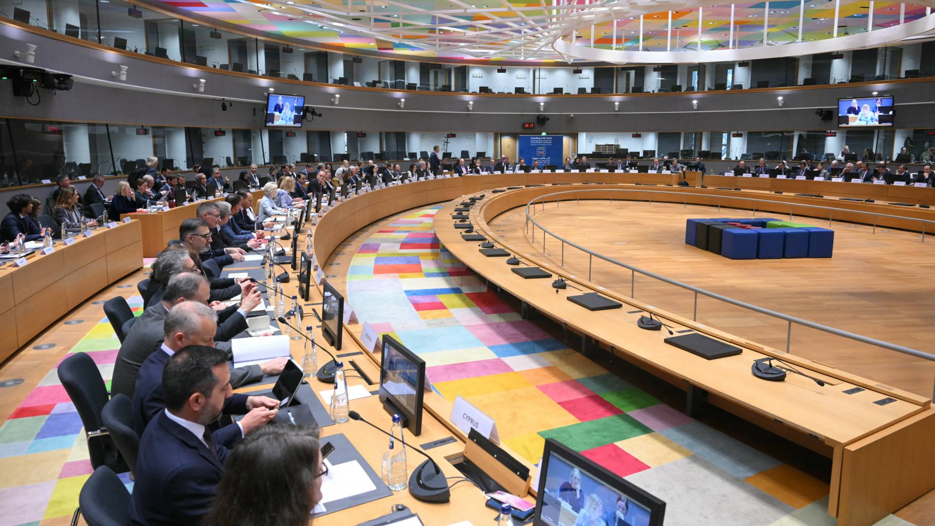 ممثلون يحضرون مؤتمر بروكسل التاسع "الوقوف مع سوريا: تلبية احتياجات انتقال ناجح"