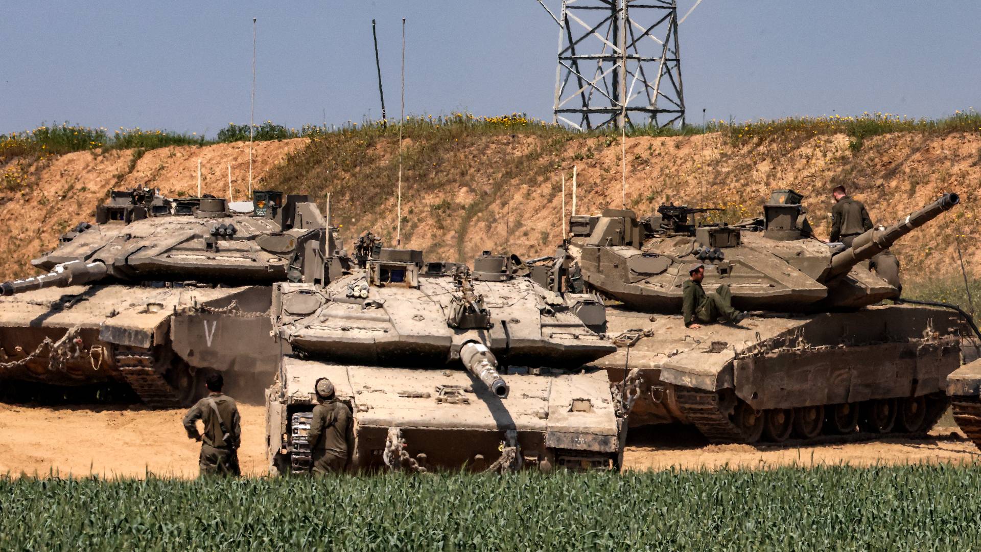 دباباة لجيش الاحتلال الإسرائيلي في قطاع غزة