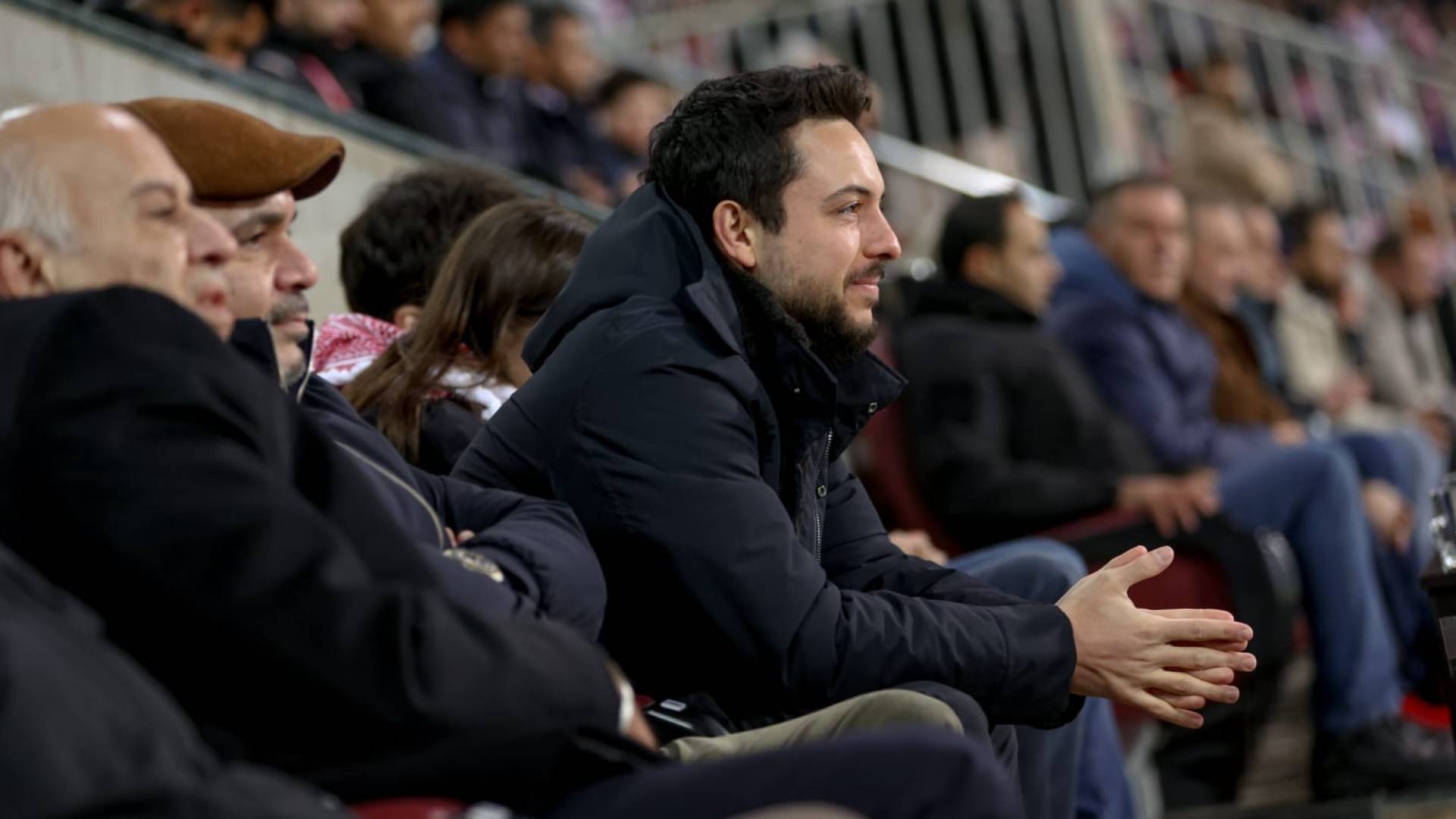 ولي العهد خلال لقاء مباراة النشامى وفلسطين