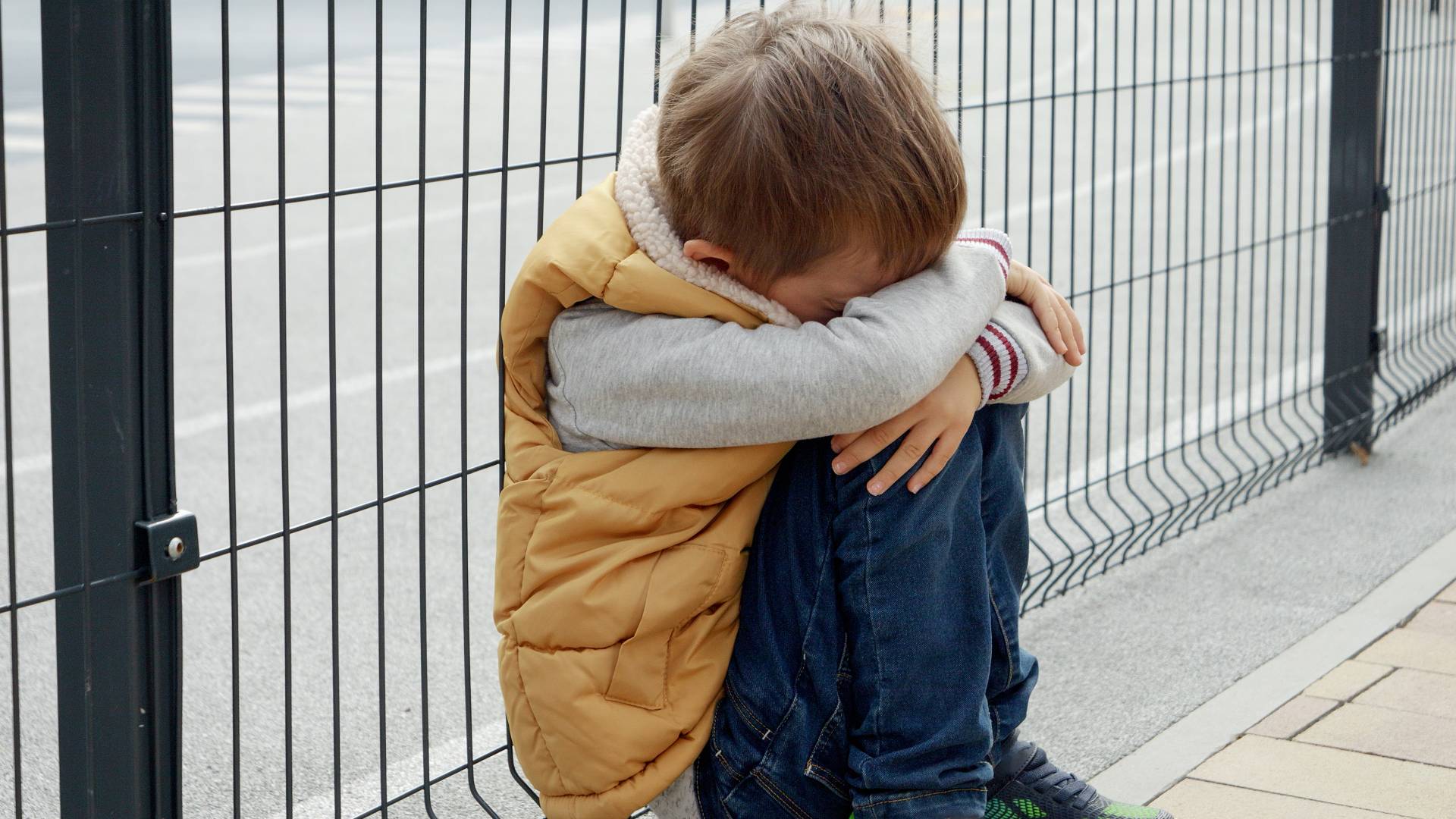 الأمن يعثر على طفل تائه في عمان ويعيده لذويه