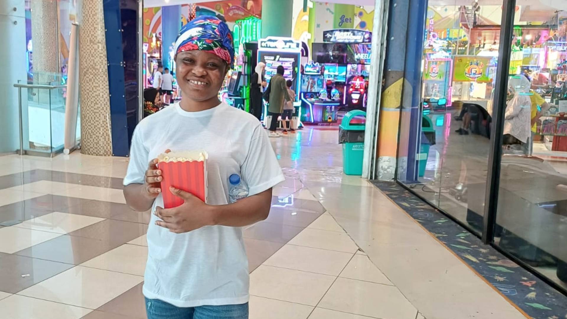 عاملة المنزل الغانية التي خرجت ولم تعد وهربت من منزل كفيلتها