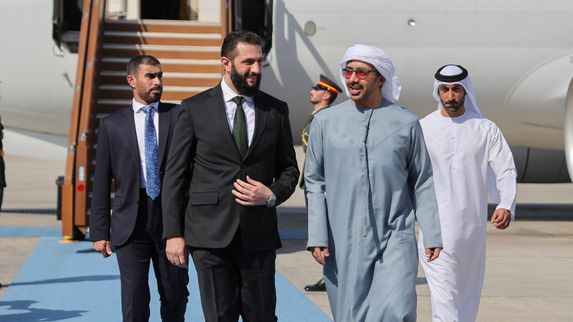 الرئيس السوري أحمد الشرع يصل إلى الإمارات في زيارة رسمية - صور