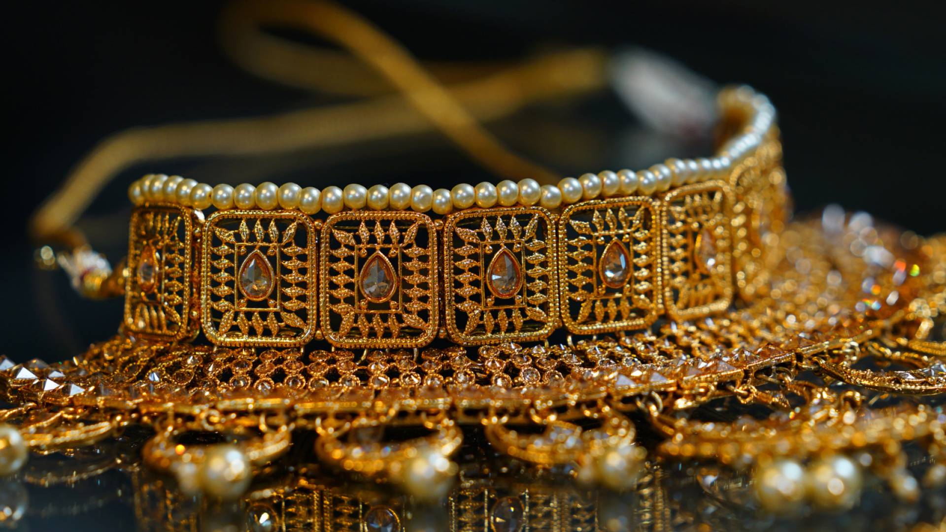 مجوهرات ذهبية