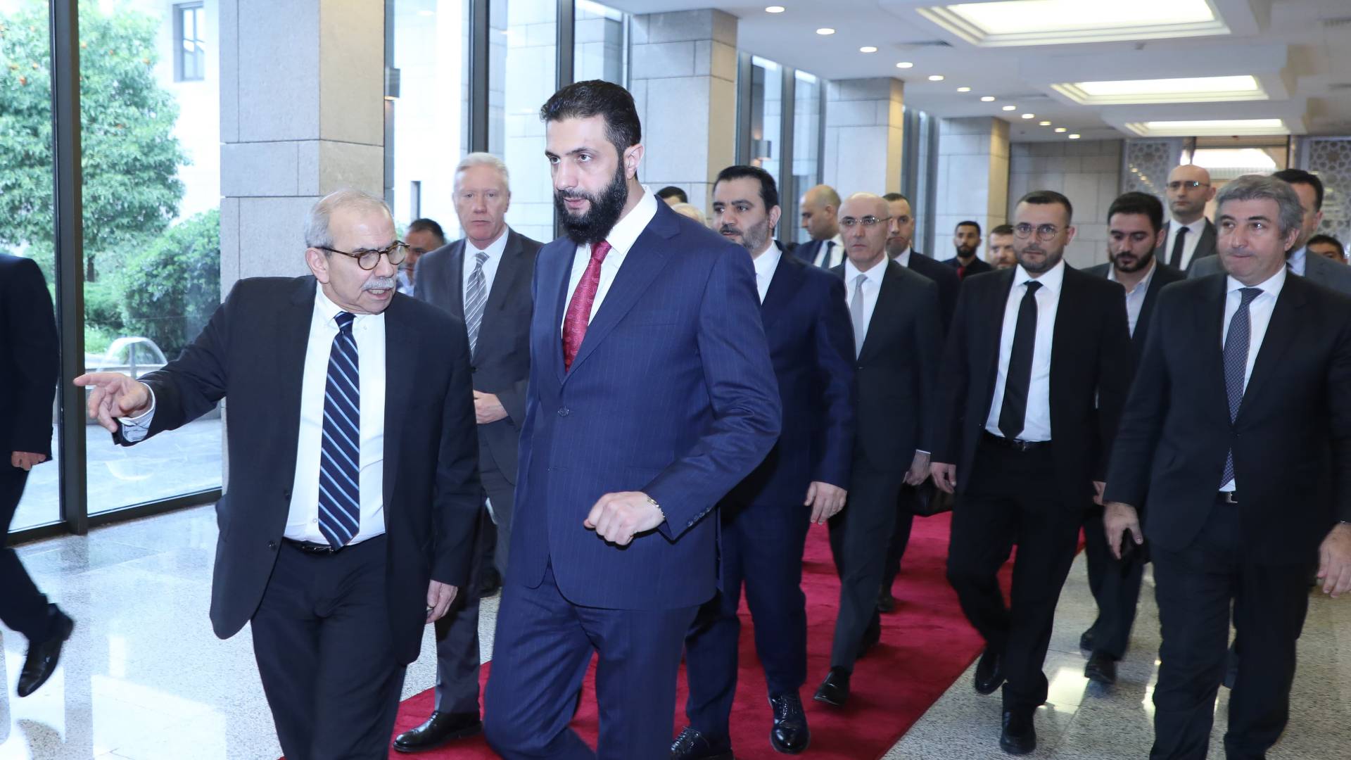 الرئيس السوري أحمد الشرع ورئيس الوزراء اللبناني الدكتور نواف سلام