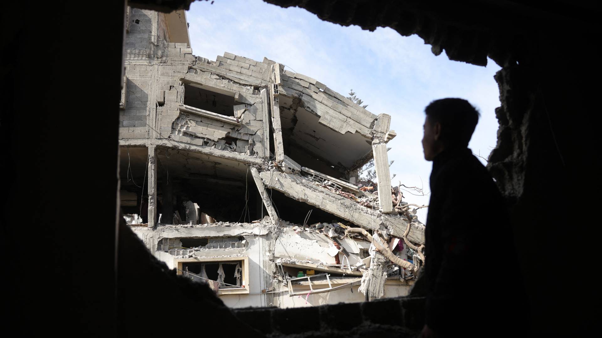 قصف مبنى في غزة "أرشيفية"