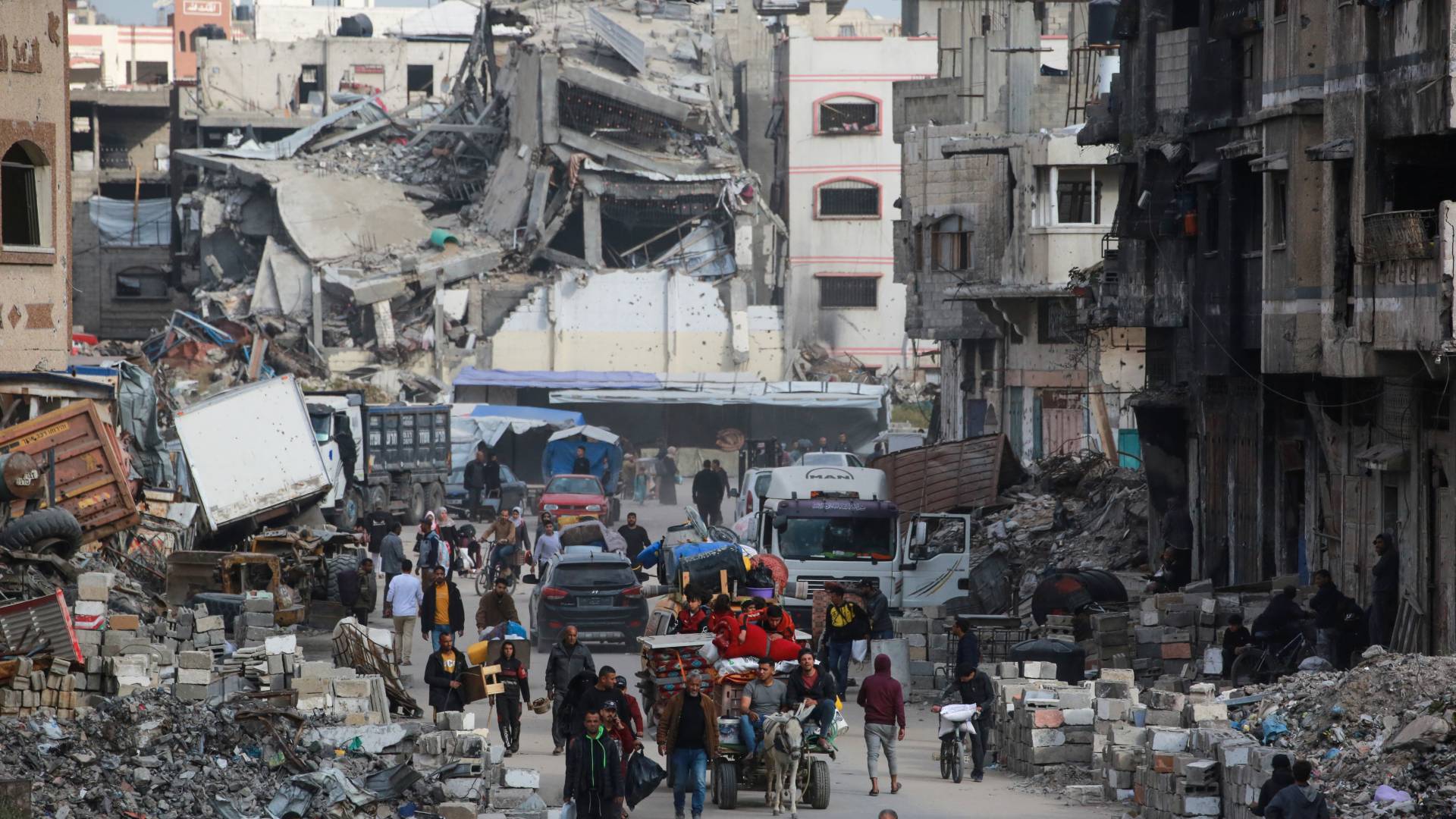 فلسطينيون ينزحون من الأحياء الشرقية عقب صدور أوامر إخلاء