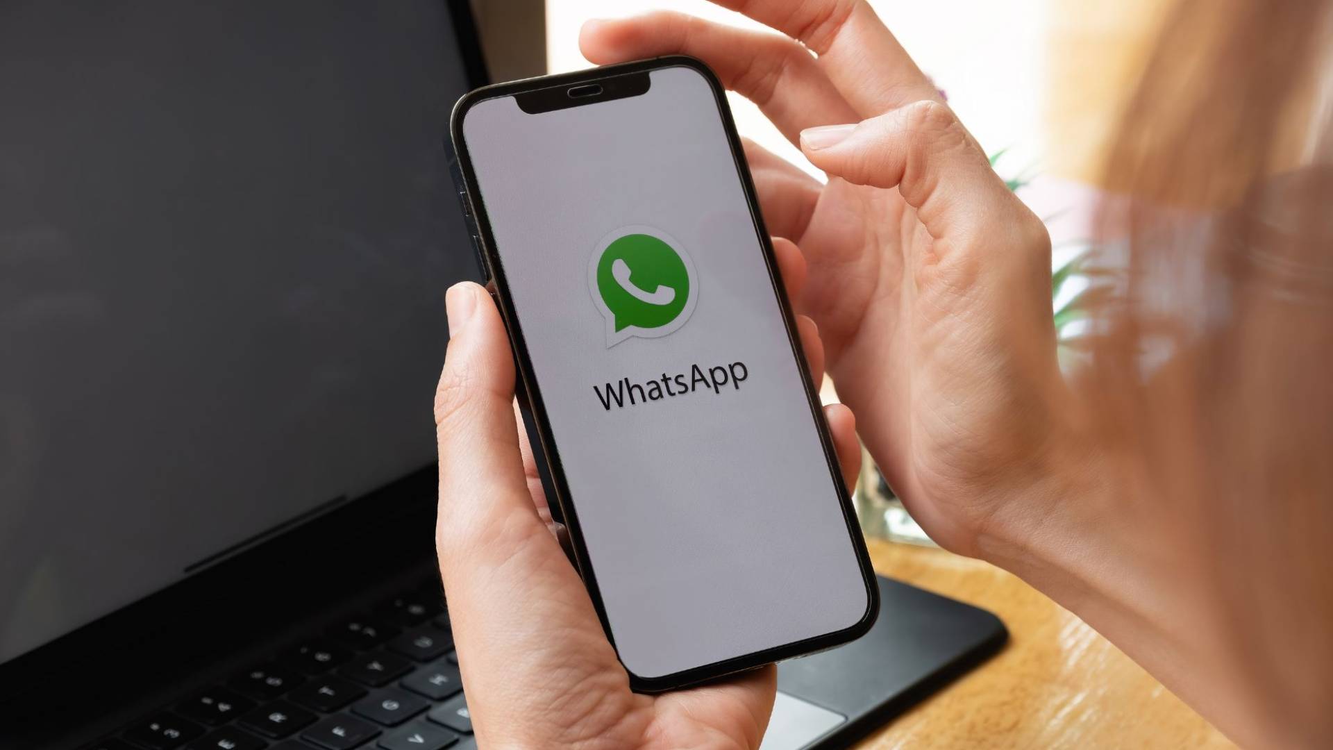 تطبيق واتساب