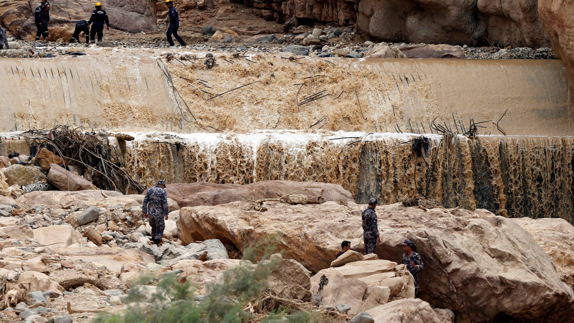 الأمن العام: العثور على جثتي أم وابنتها من الجنسية البلجيكية فقدتا جراء السيول في الشوبك