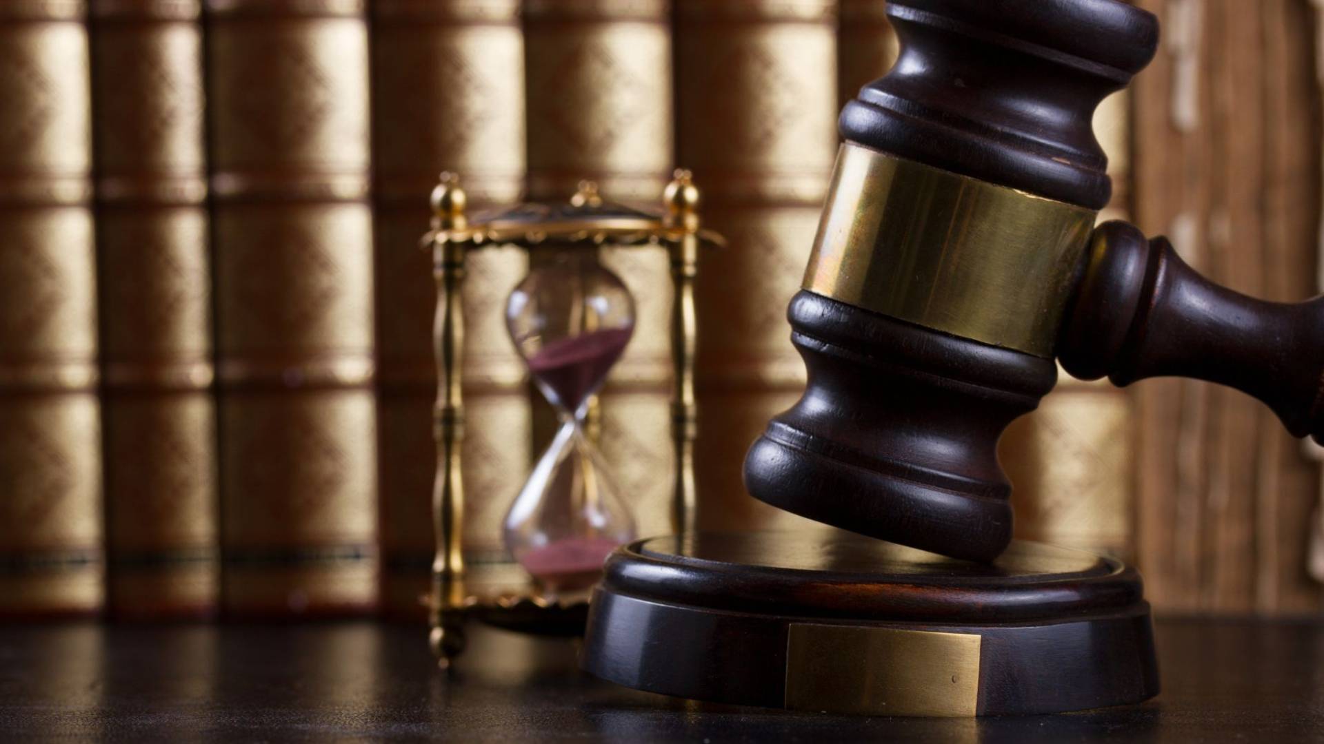 مطرقة القاضي