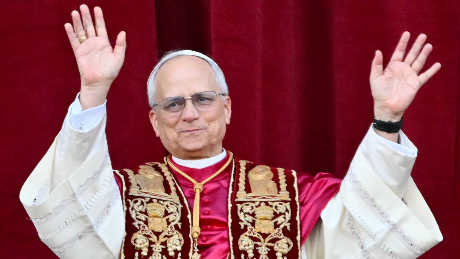 انتخاب الأمريكي روبرت فرانسيس بريفوست بابا جديدا ويختار اسم البابا ليو الرابع عشر - فيديو