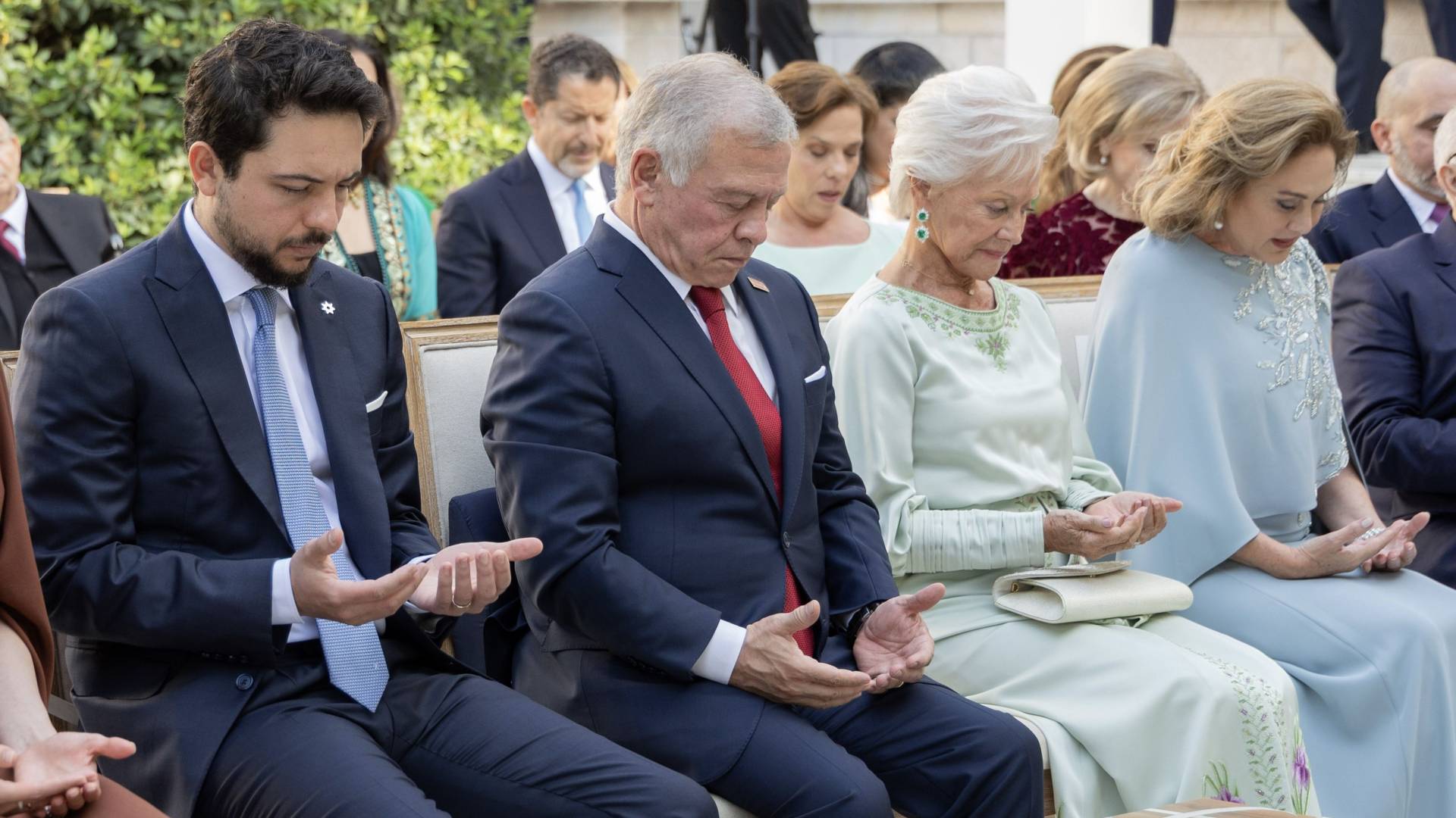 الملك وولي العهد يحضران عقد قران الأميرة عائشة بنت فيصل