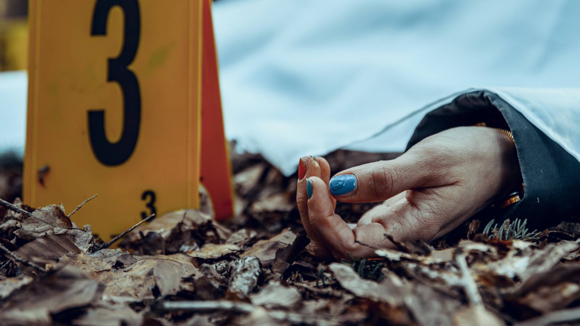 جثة هامدة لسيدة "تعبيرية"