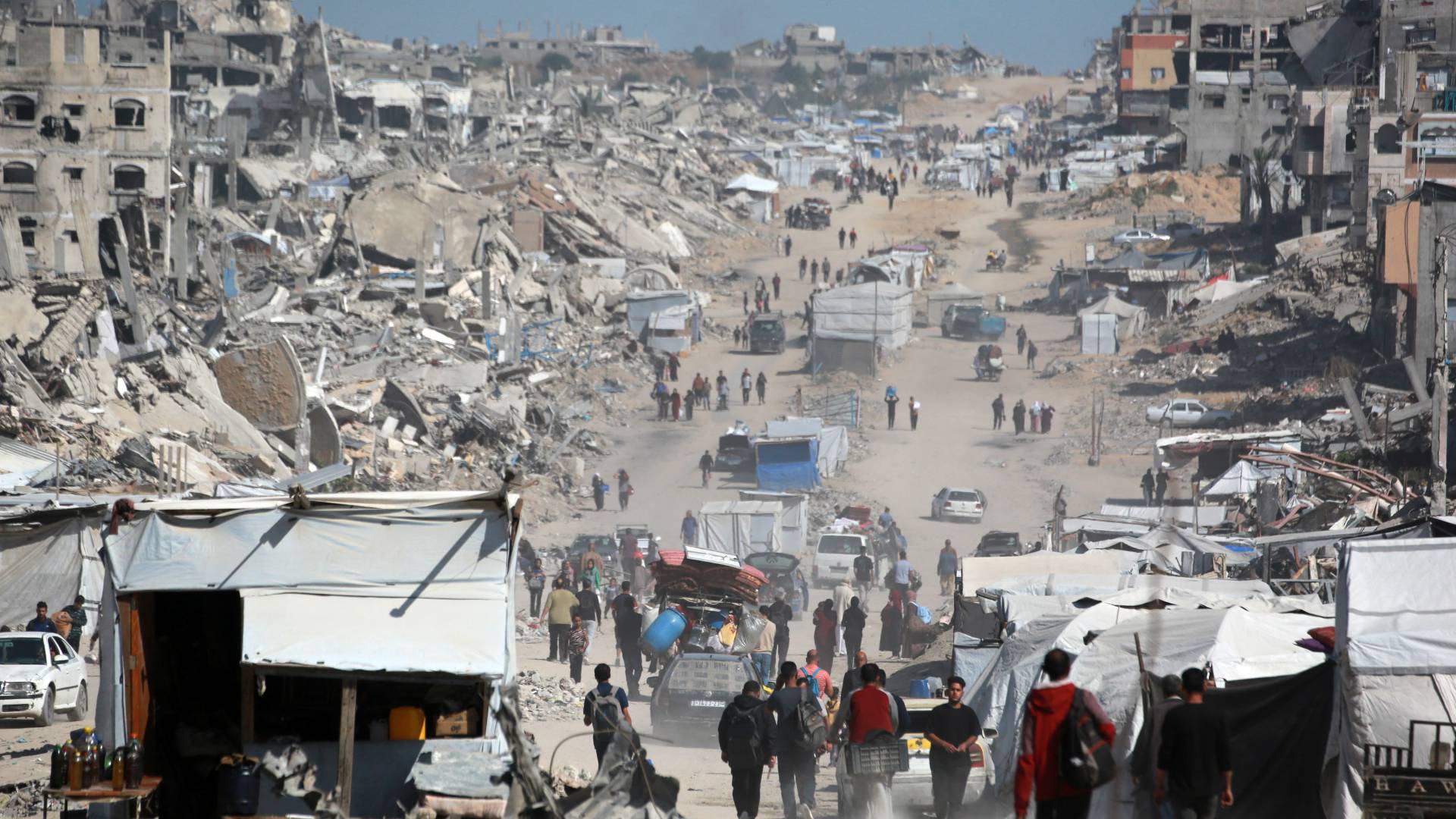 حركة نزوح في قطاع غزة بسبب القصف العنيف