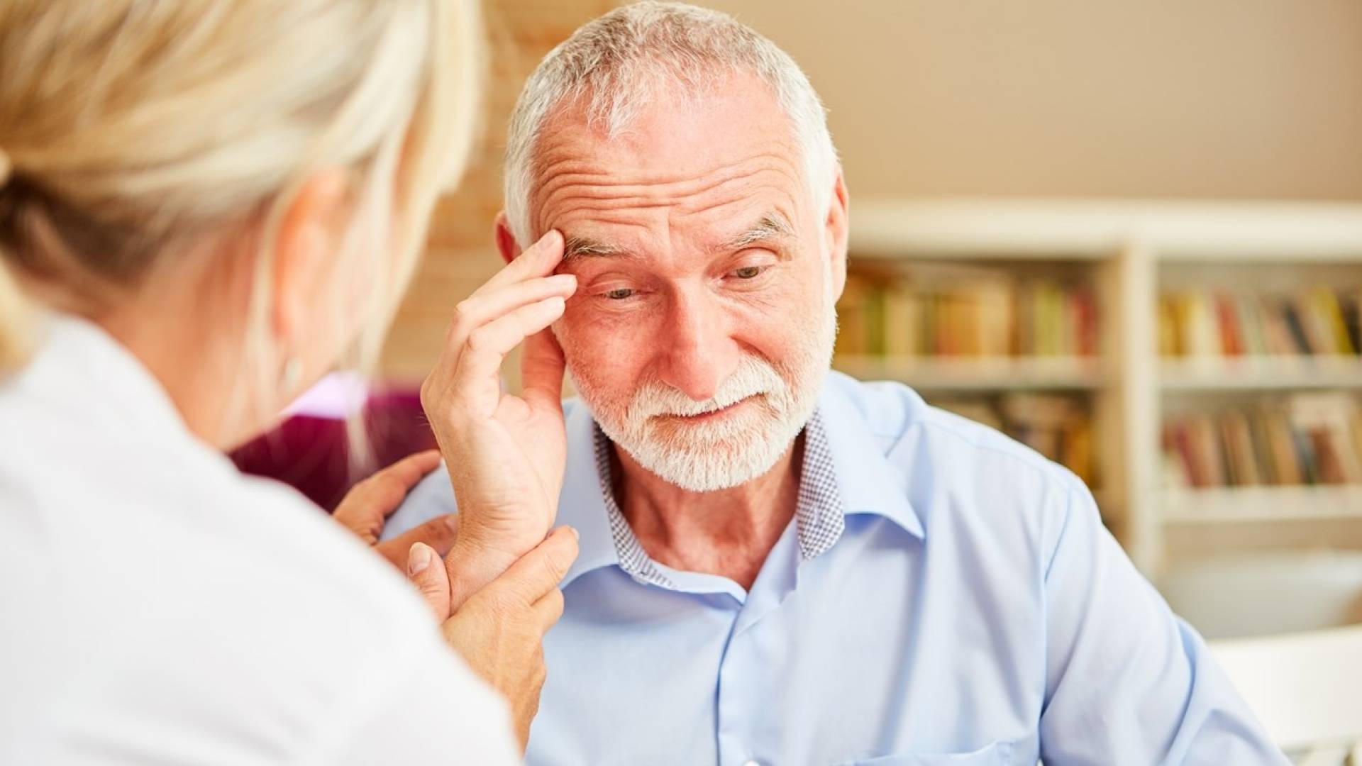 شخص مصاب بالزهايمر