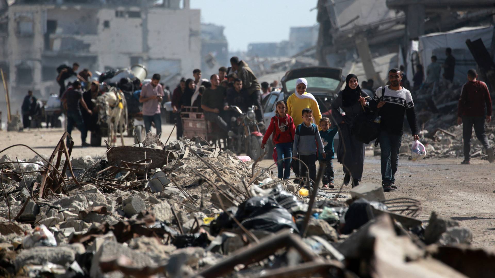 نازحون فلسطينيون في مدينة غزة