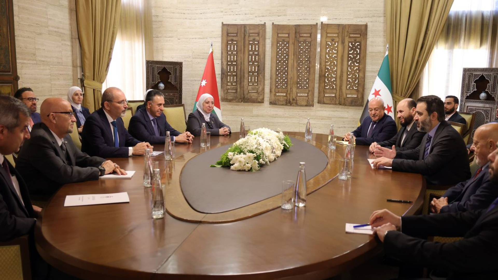 الصفدي ووزير الخارجية السوري يوقعان مذكّرة تفاهم