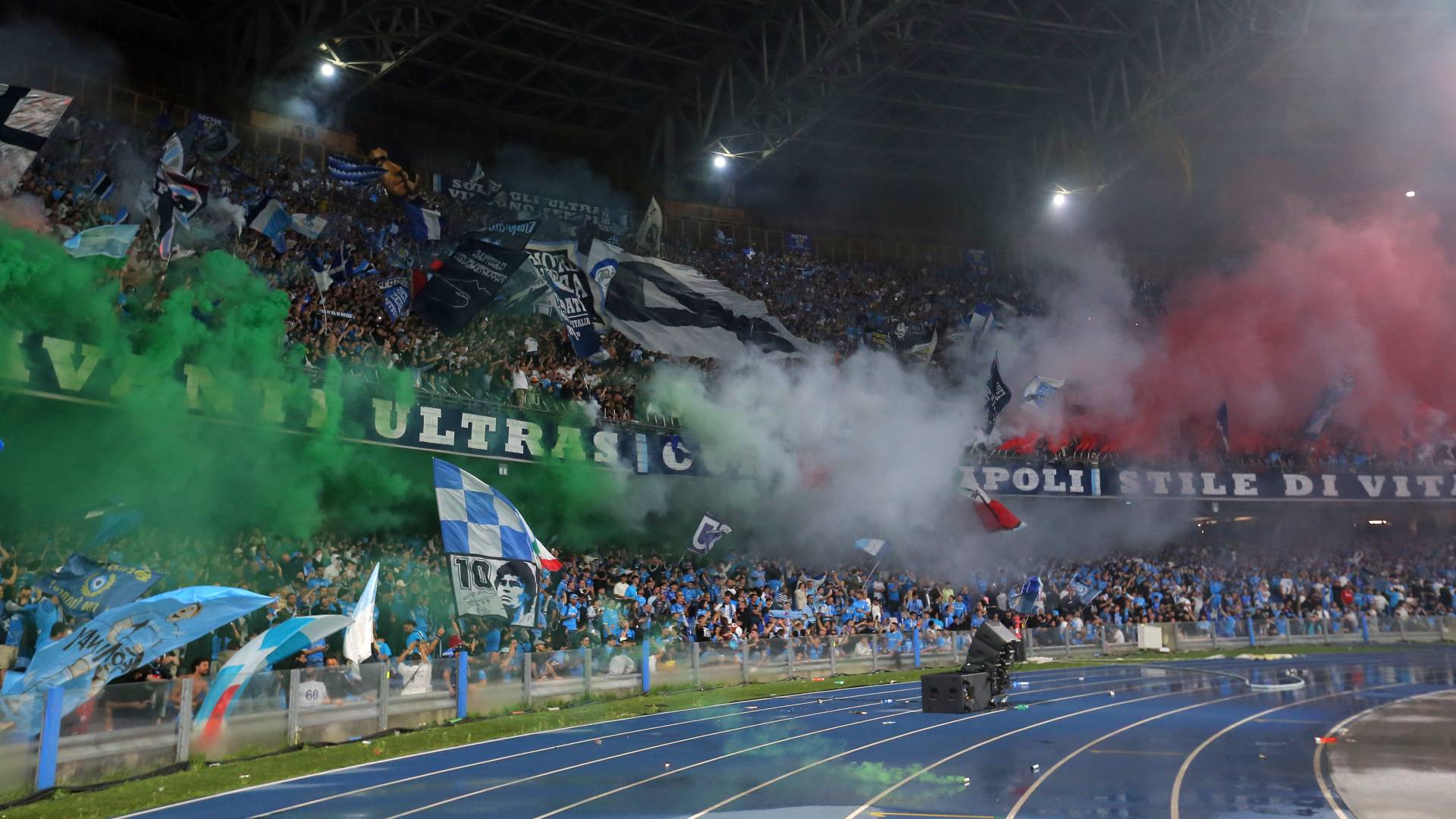 احتفال جماهير نابلوي في لقب الدوري