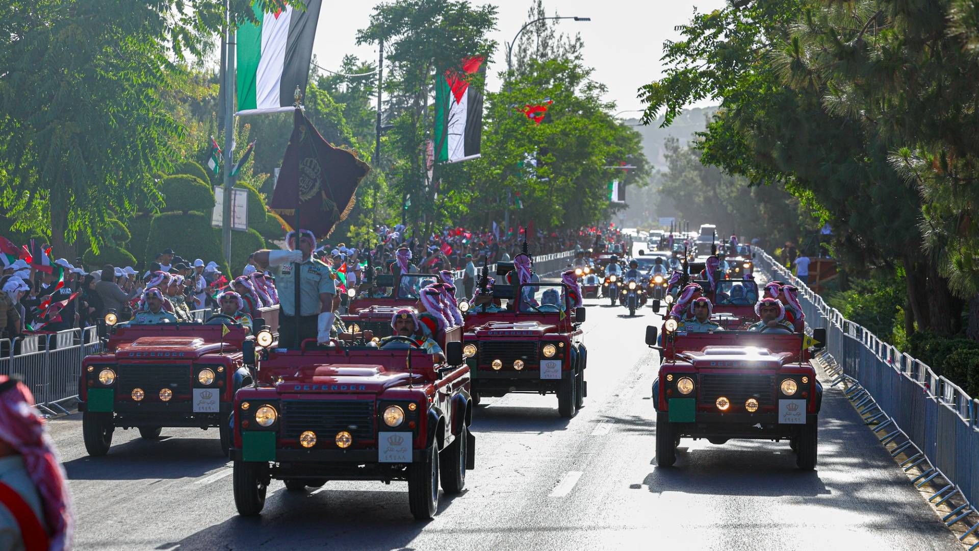 الموكب الأحمر - أرشيفية