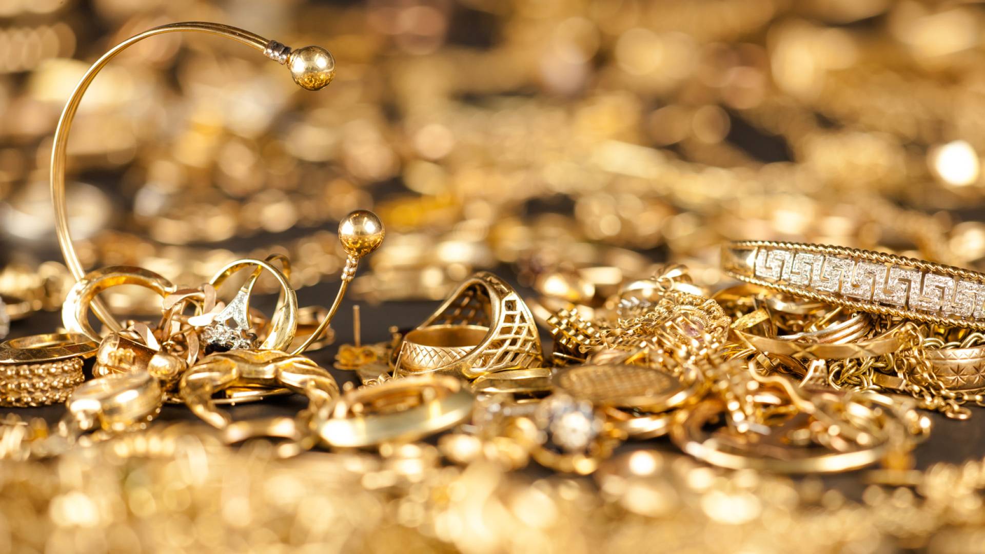 مجوهرات ذهبية
