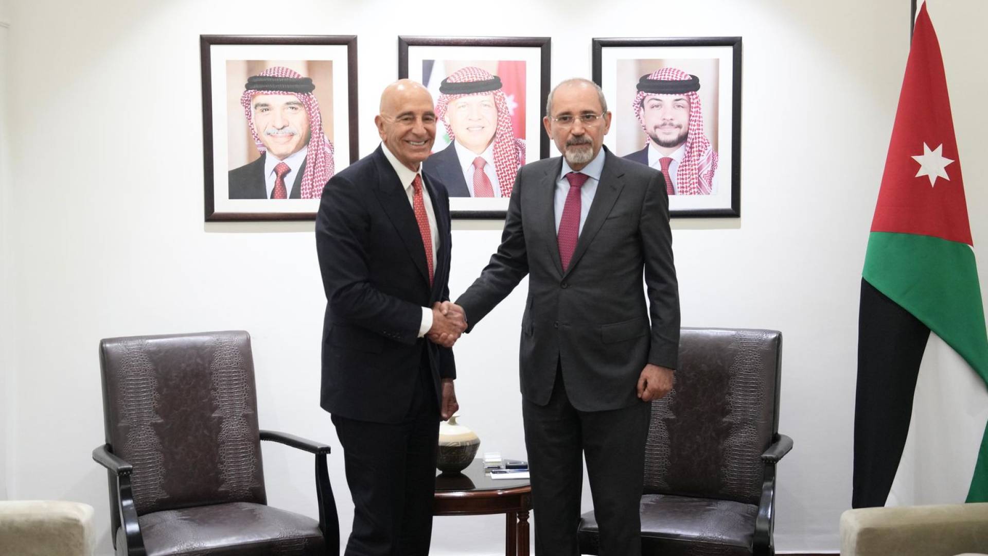 وزير الخارجية أيمن الصفدي خلال استقباله المبعوث الأميركي الخاص إلى سوريا توماس بارك