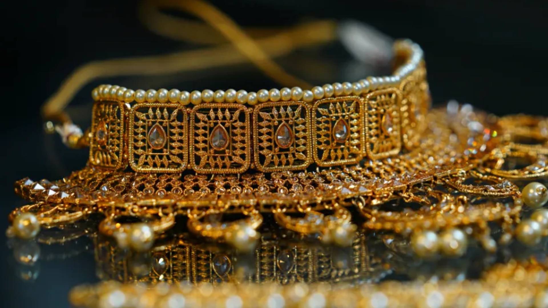 مجوهرات ذهبية