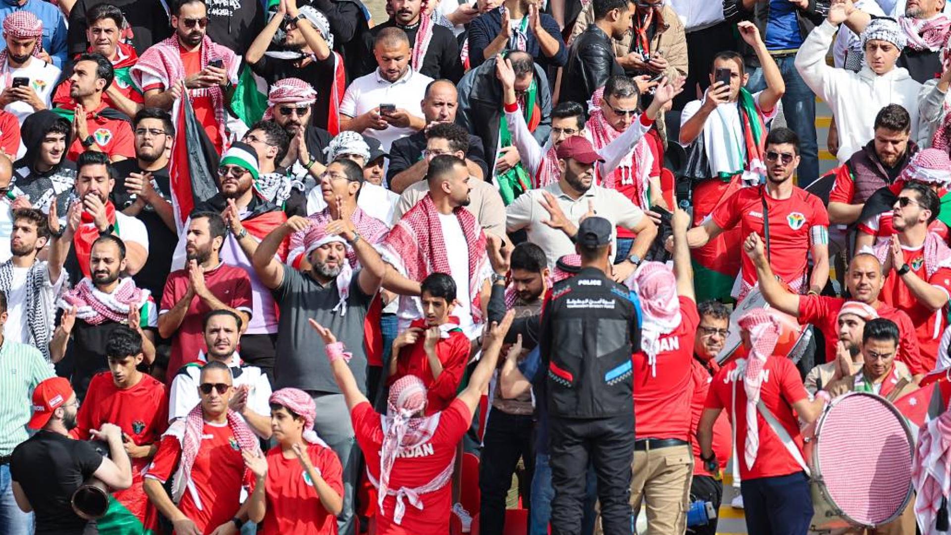 جماهير المنتخب الأردني في مباراة سابقة