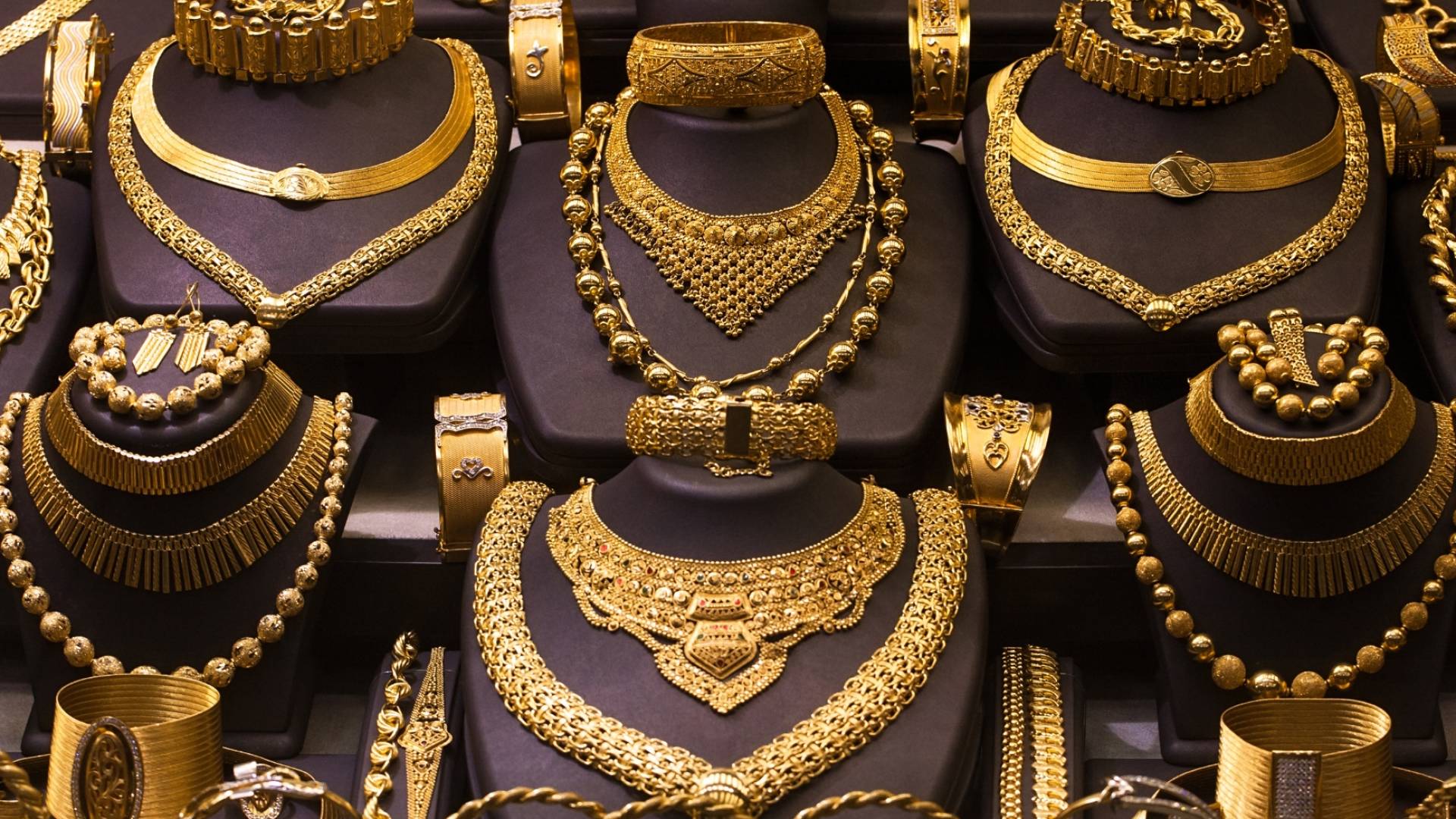 مجوهرات ذهبية