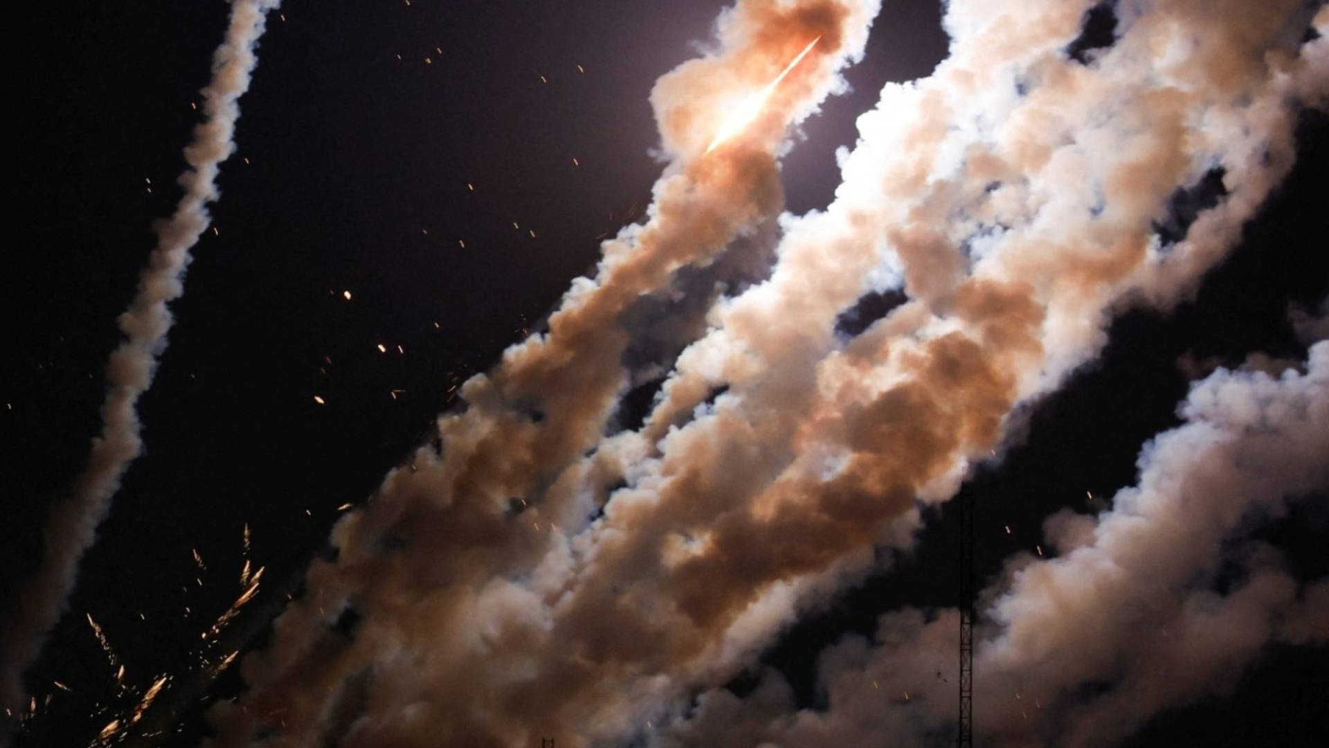 رشقات صاروخية "أرشيفية"