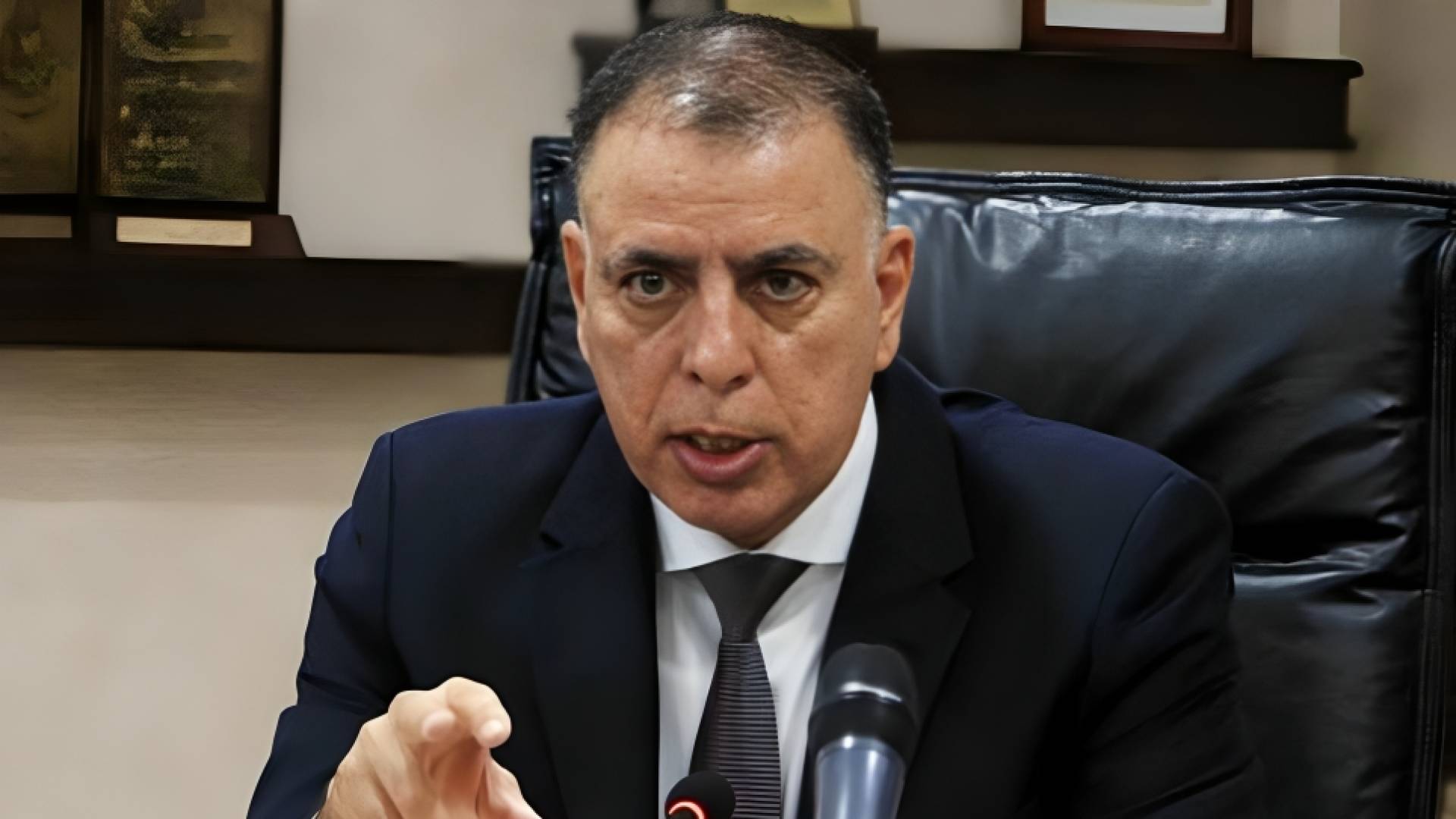 وزير الداخلية مازن الفراية