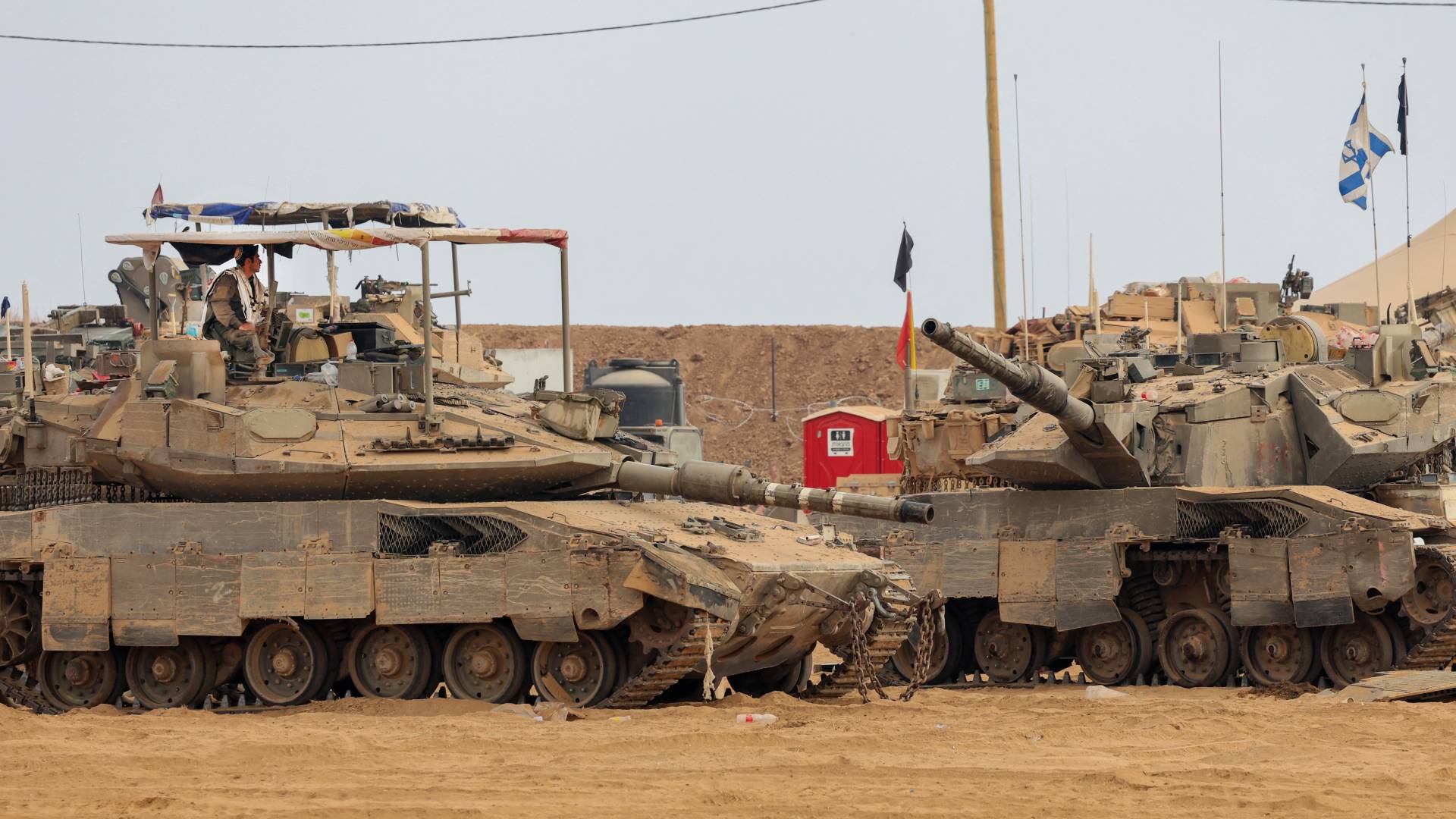 دبابات الاحتلال العسكرية