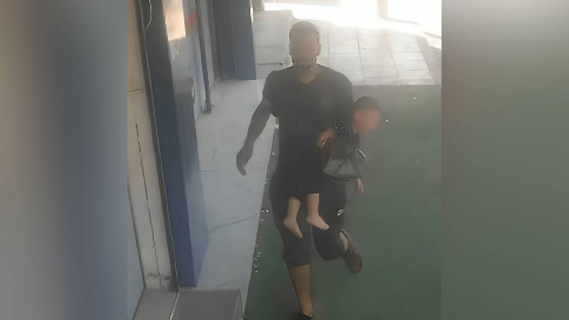 شاب أردني ينقذ طفلا