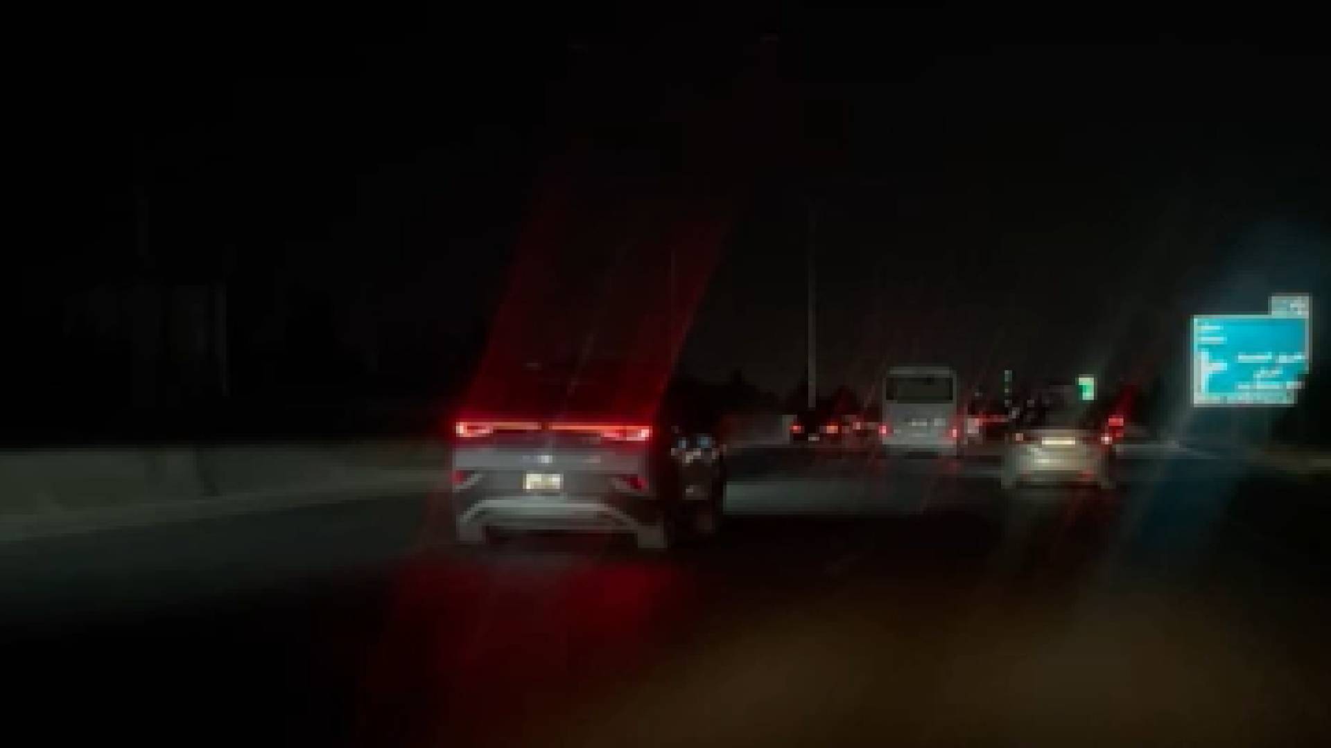 انقطاع التيار الكهربائي على طريق المطار