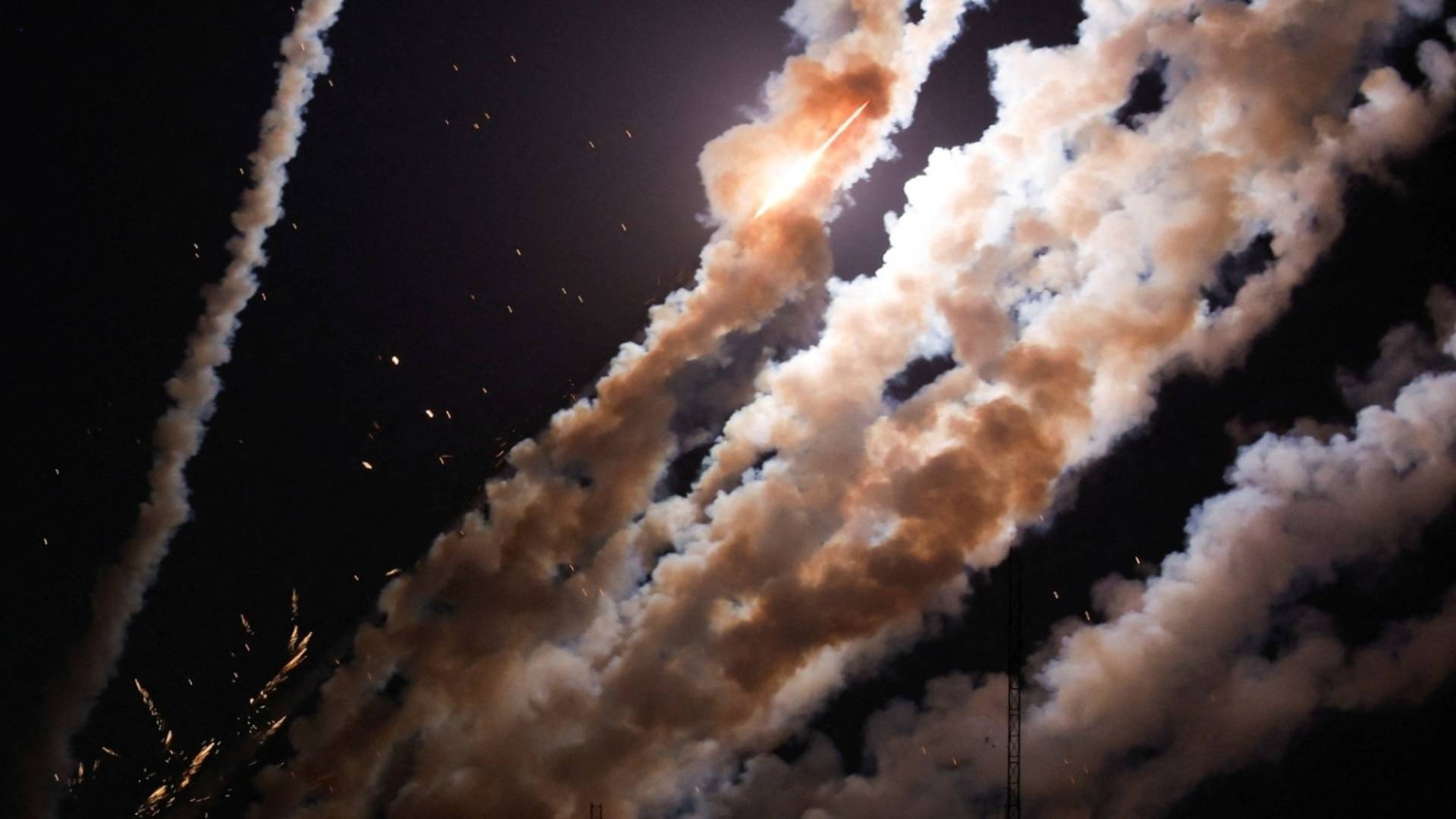 رشقات صاروخية "أرشيفية"