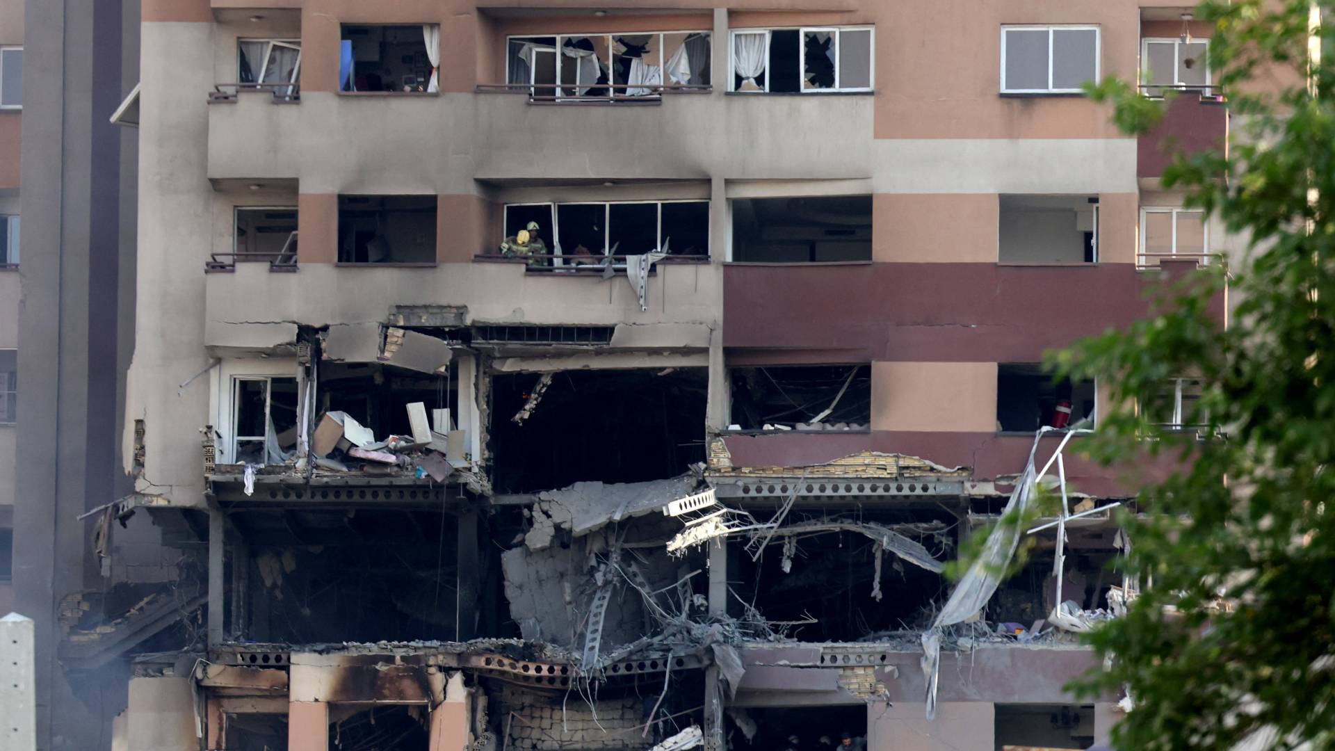 الضربات على إيران