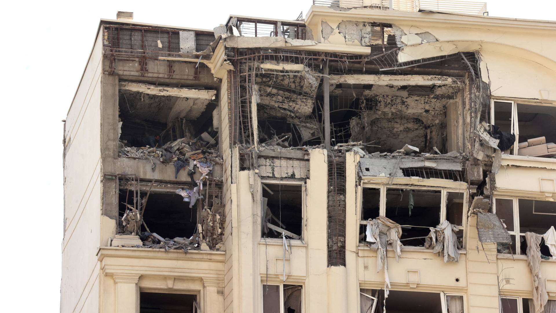 عدوان الاحتلال على إيران