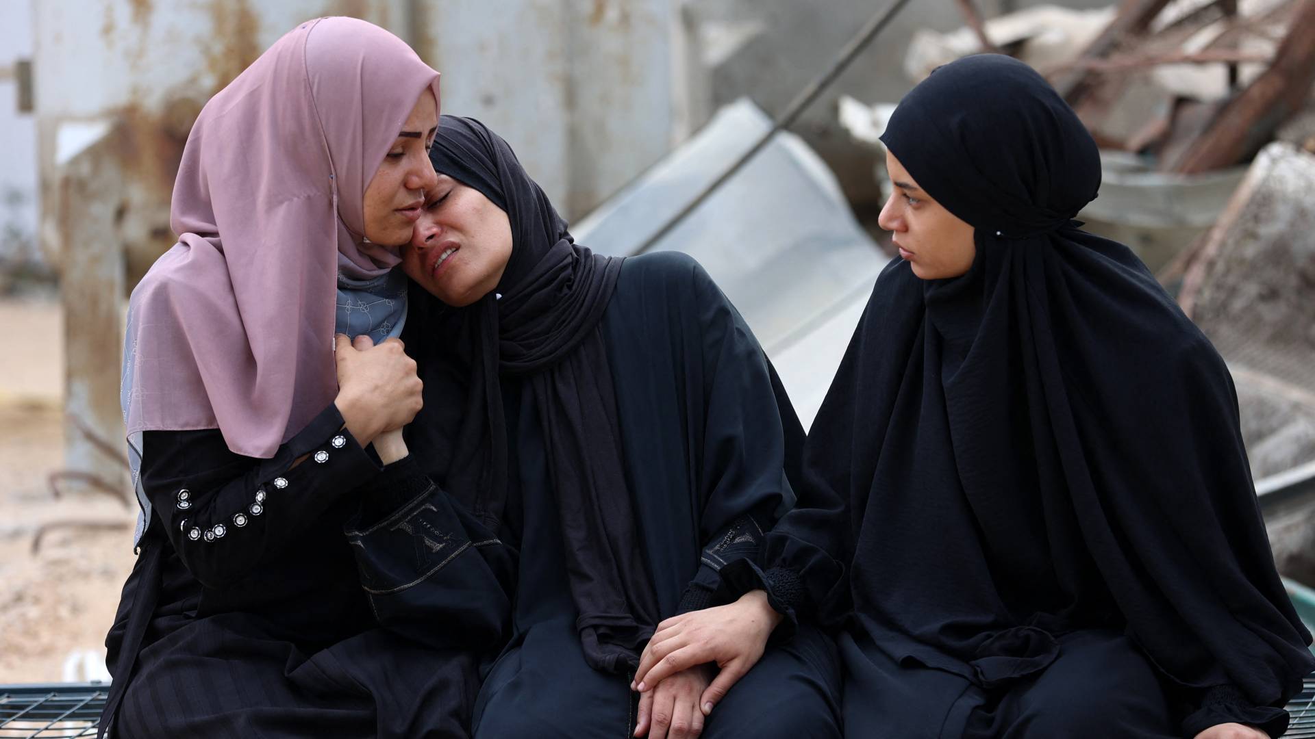 الحزن على الشهداء في غزة