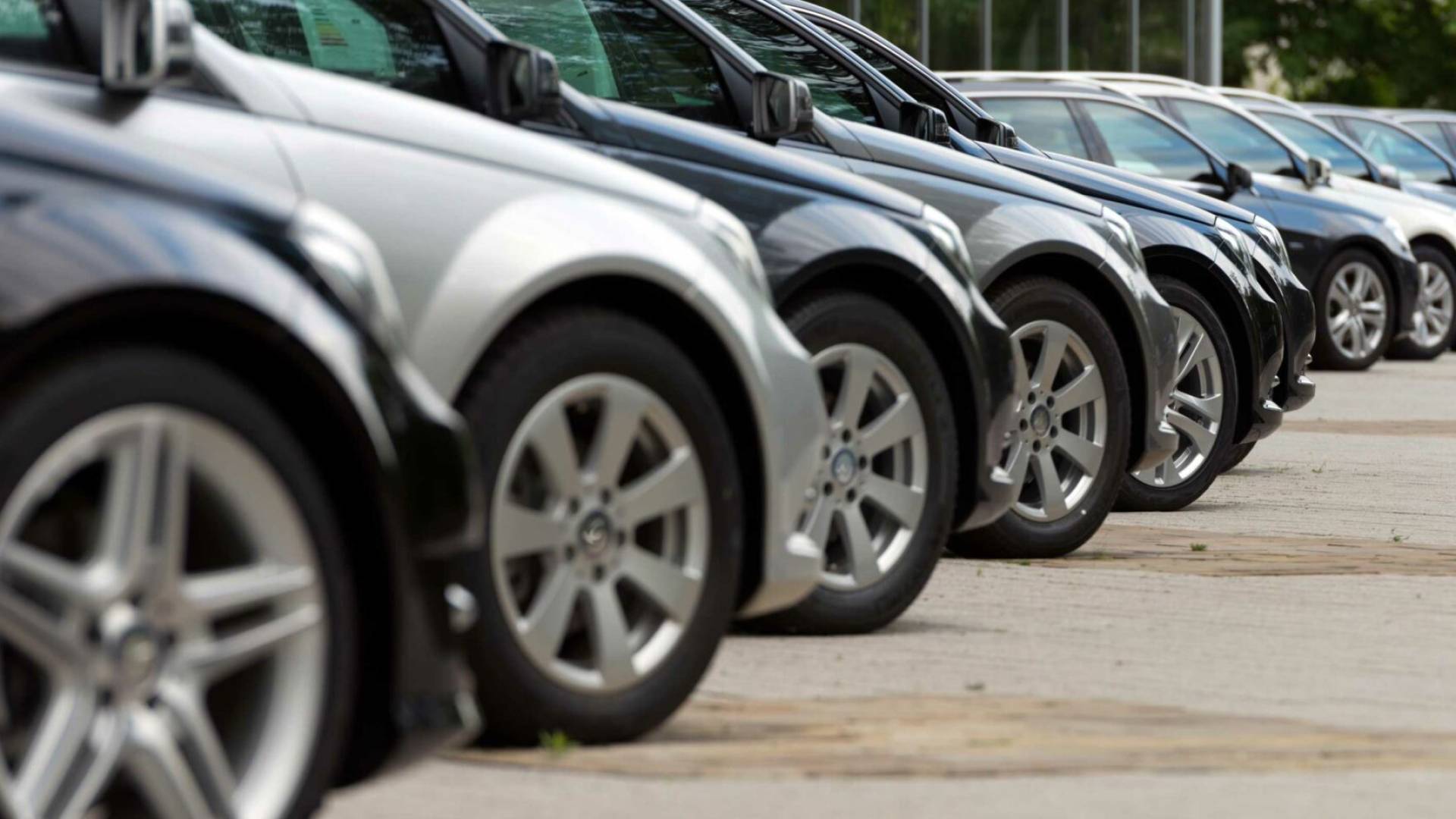 السيارات المستوردة - تعبيرية