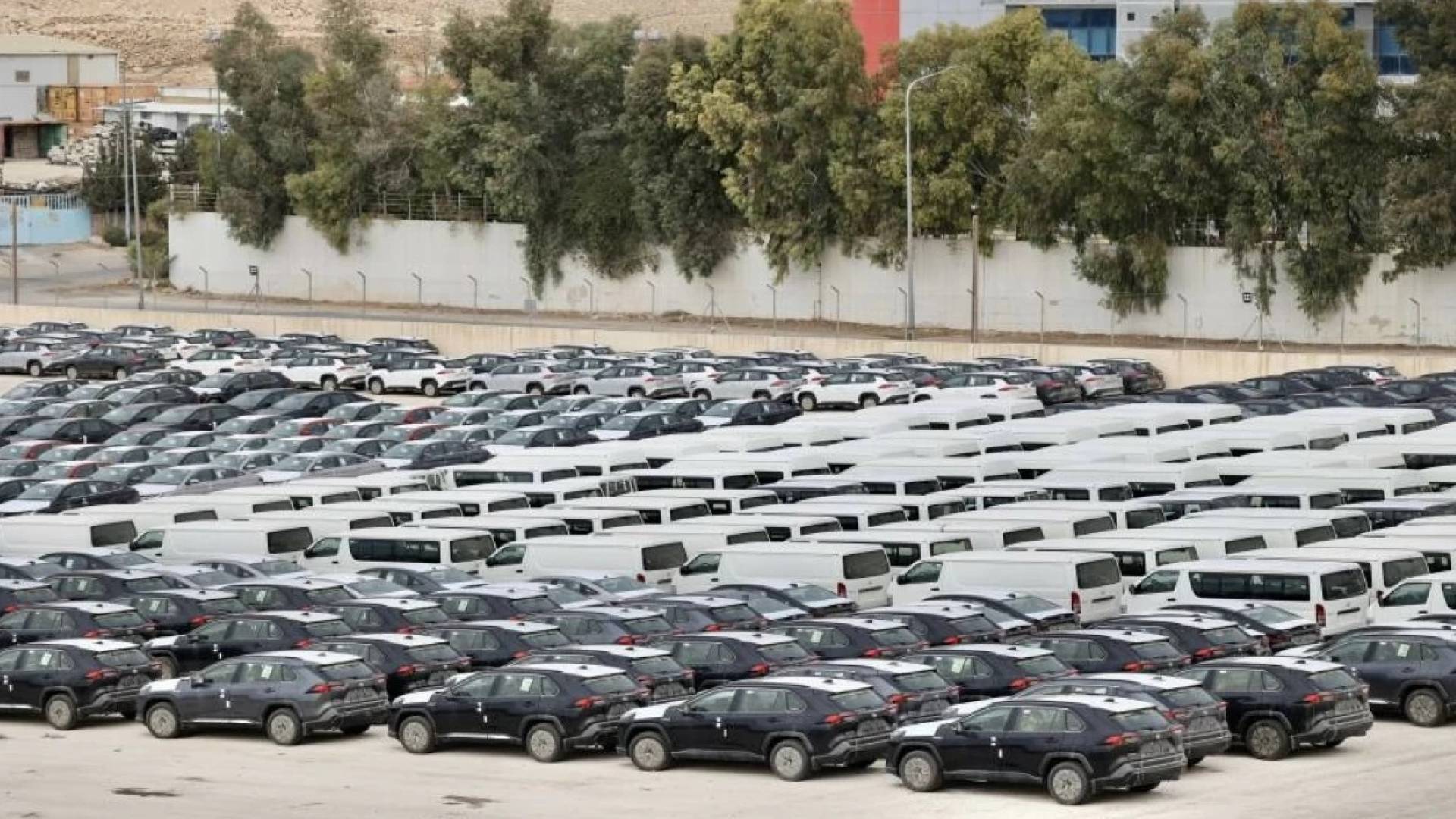 سيارات مستوردة