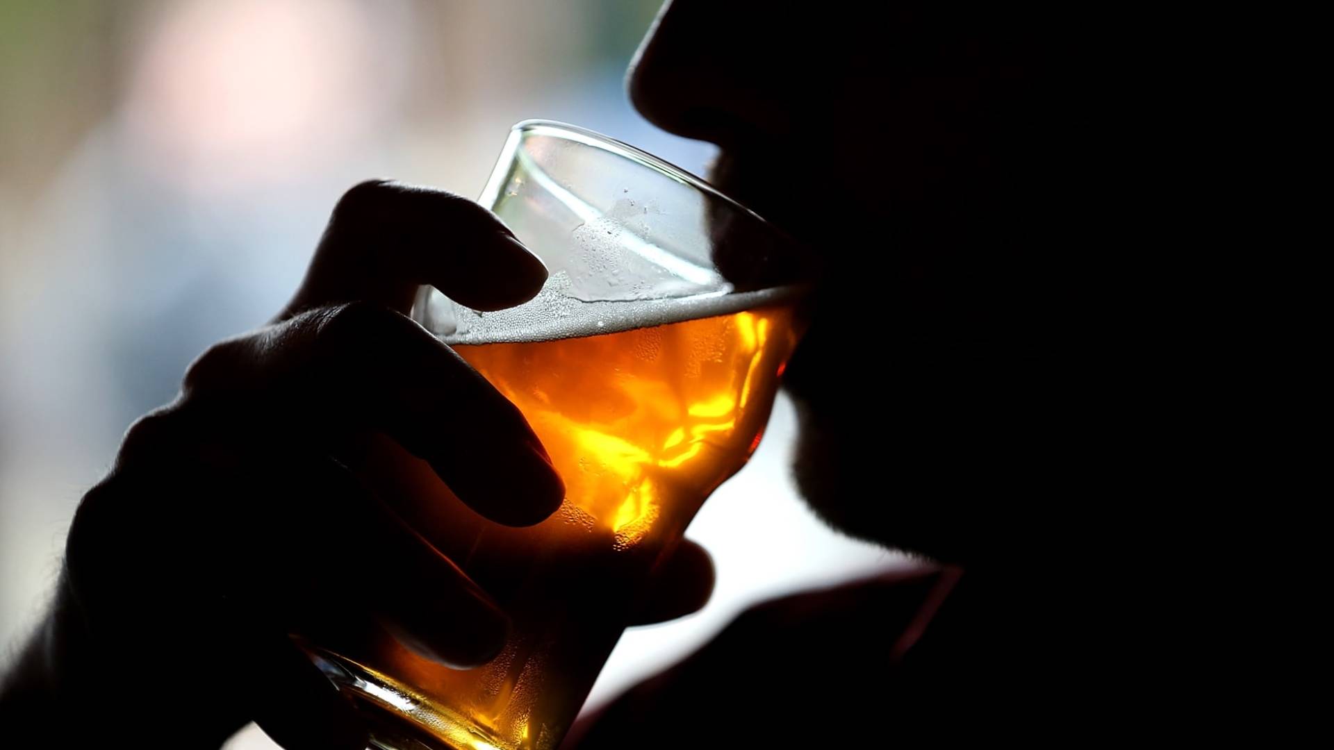 رئيس النيابة العامة يقرر حظر النشر في قضية التسمم الكحولي