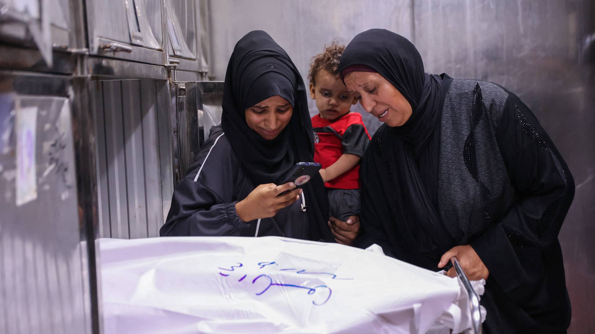 بيان صادر عن "أوقاف غزة" بشأن نفاد القبور في القطاع