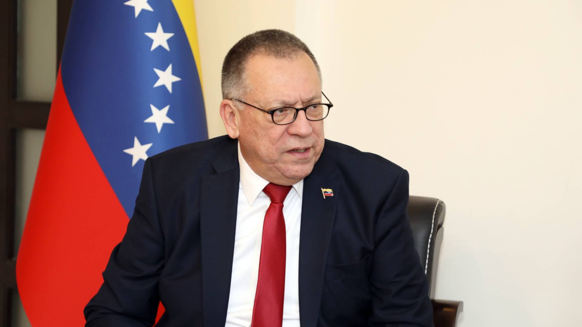 سفير الجمهورية البوليفارية الفنزويلية في عمان عمر فيالما اوسونا