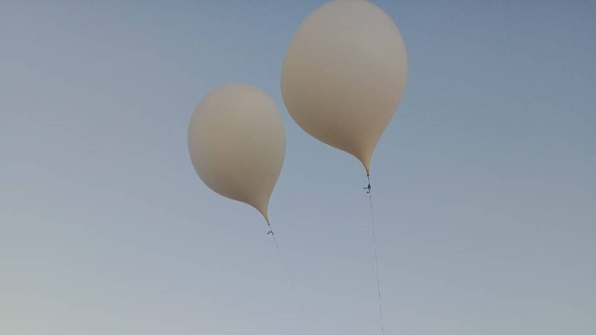 الجيش العربي: إحباط محاولة تهريب مواد مخدرة باستخدام بالونات موجهة على الواجهة الشرقية