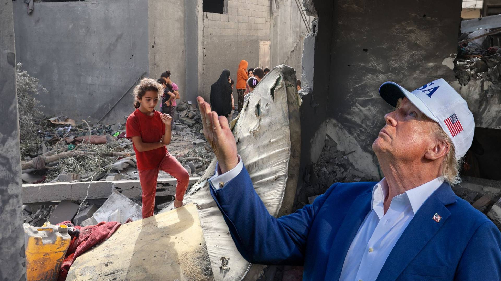 أطفال فلسطينيون بين أنقاض منزل سكني في دير البلح وسط قطاع غزة