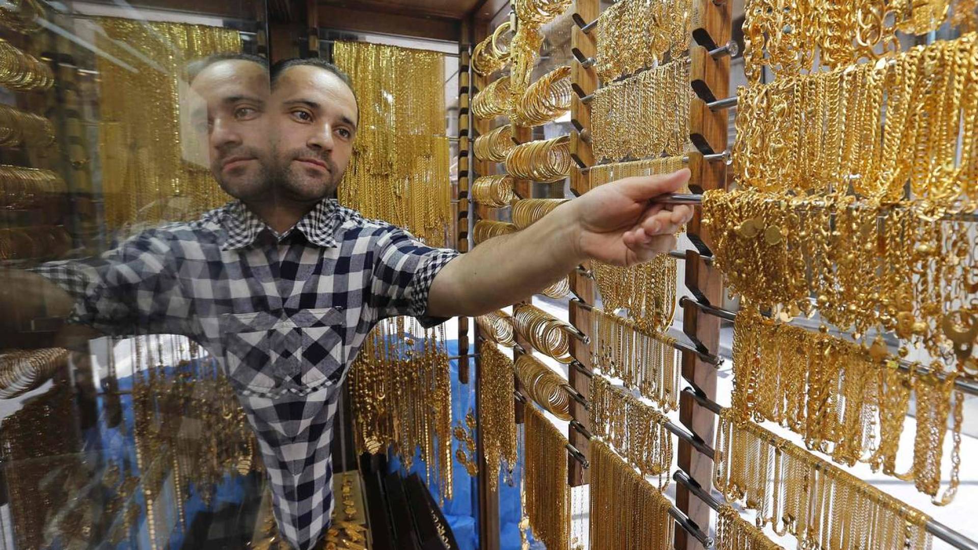 انخفاض أسعار الذهب في الأردن نحو دينار مساء الثلاثاء