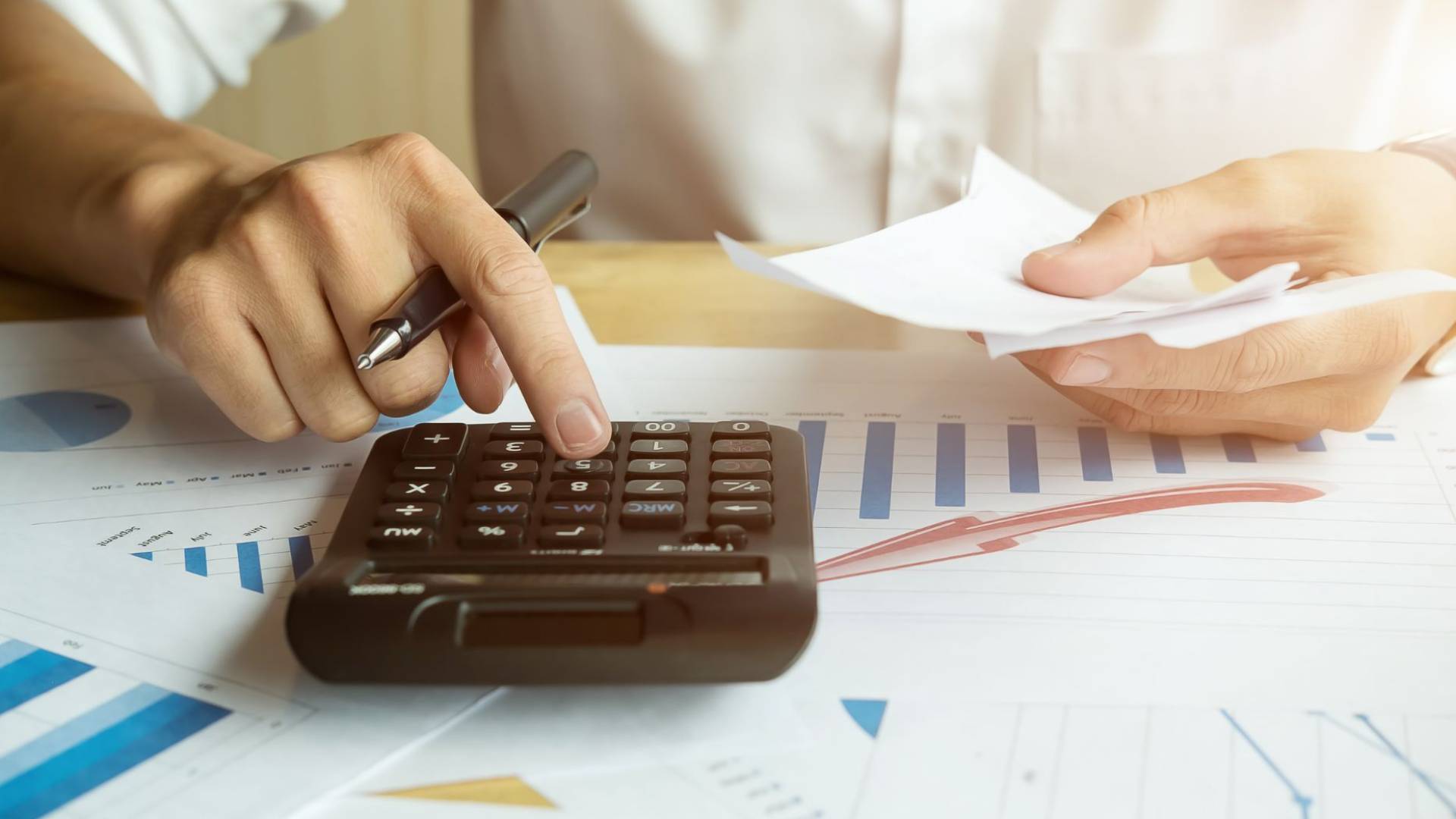 ضريبة الدخل تحذر من التلاعب بالفوترة الإلكترونية وتؤكد على الالتزام بالقوانين