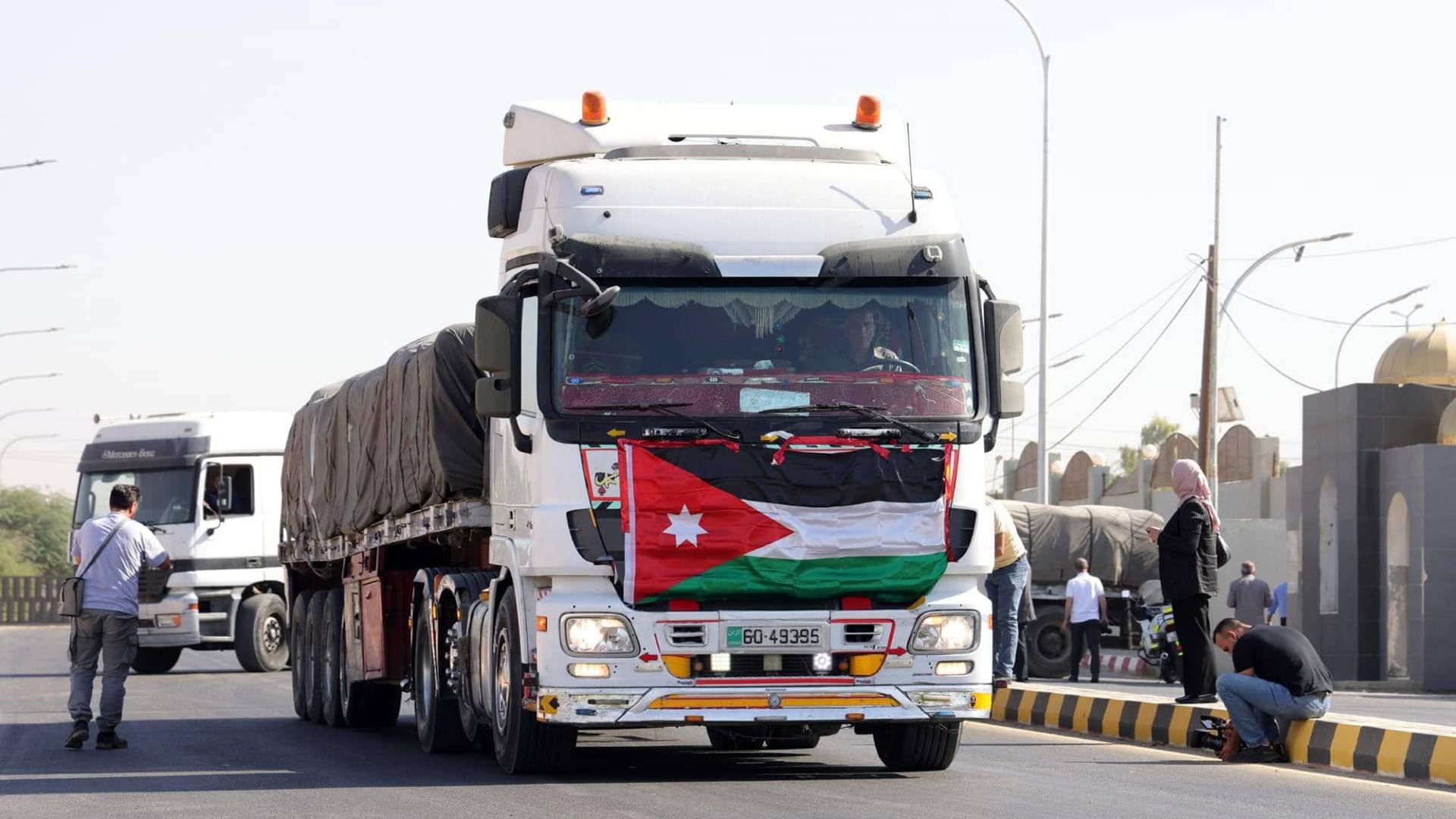 قافلة مساعدات أردنية إلى غزة