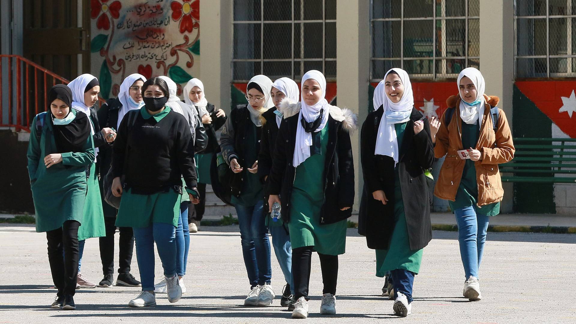 طالبات مدارس